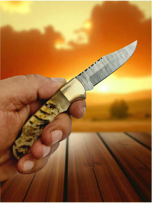 B148 Handmade Pocket Knife – Damascus Steel & Ram Horn