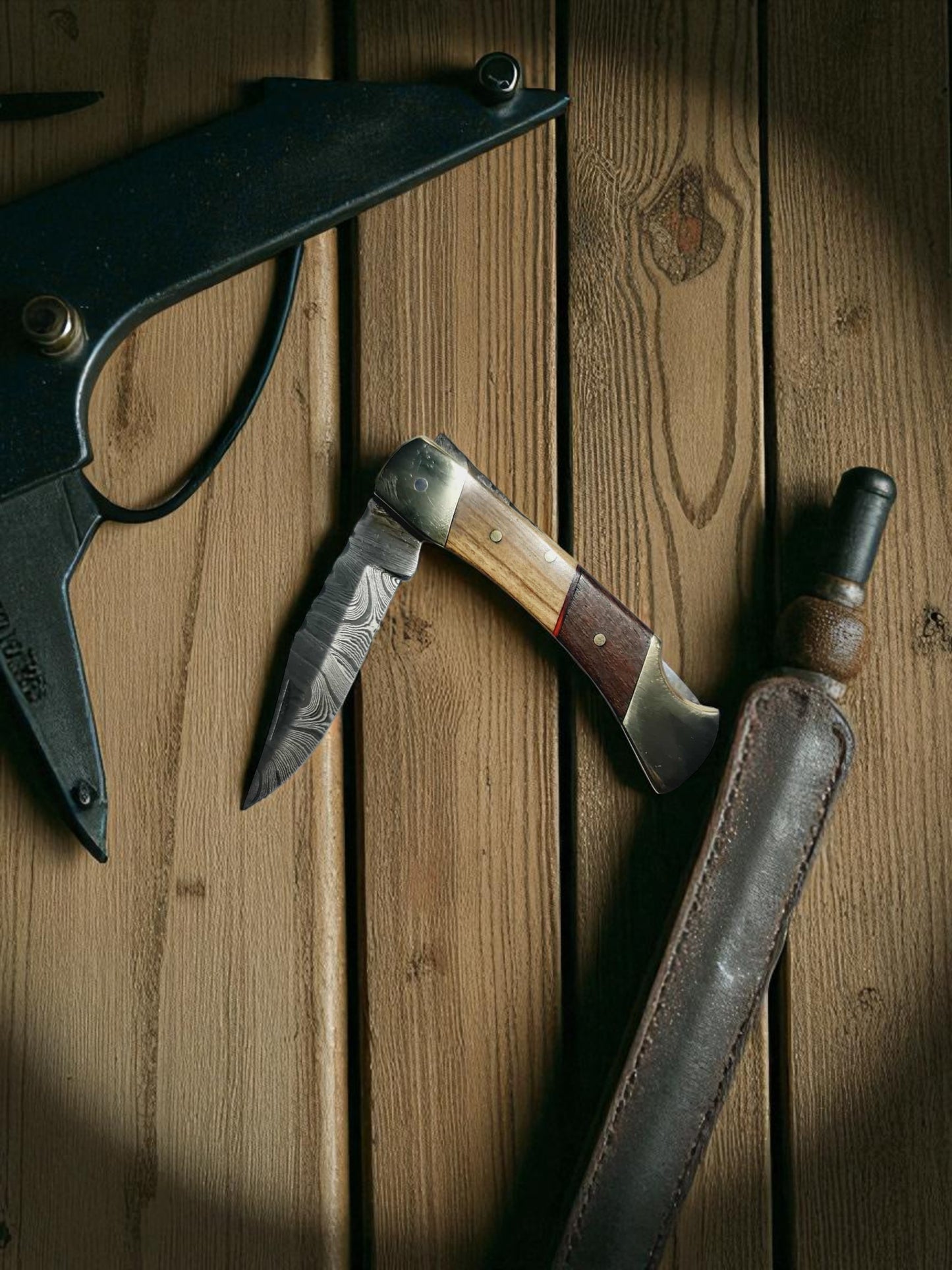 B149 Handmade Pocket knife – Damascus Steel - Olive Walnut Wood