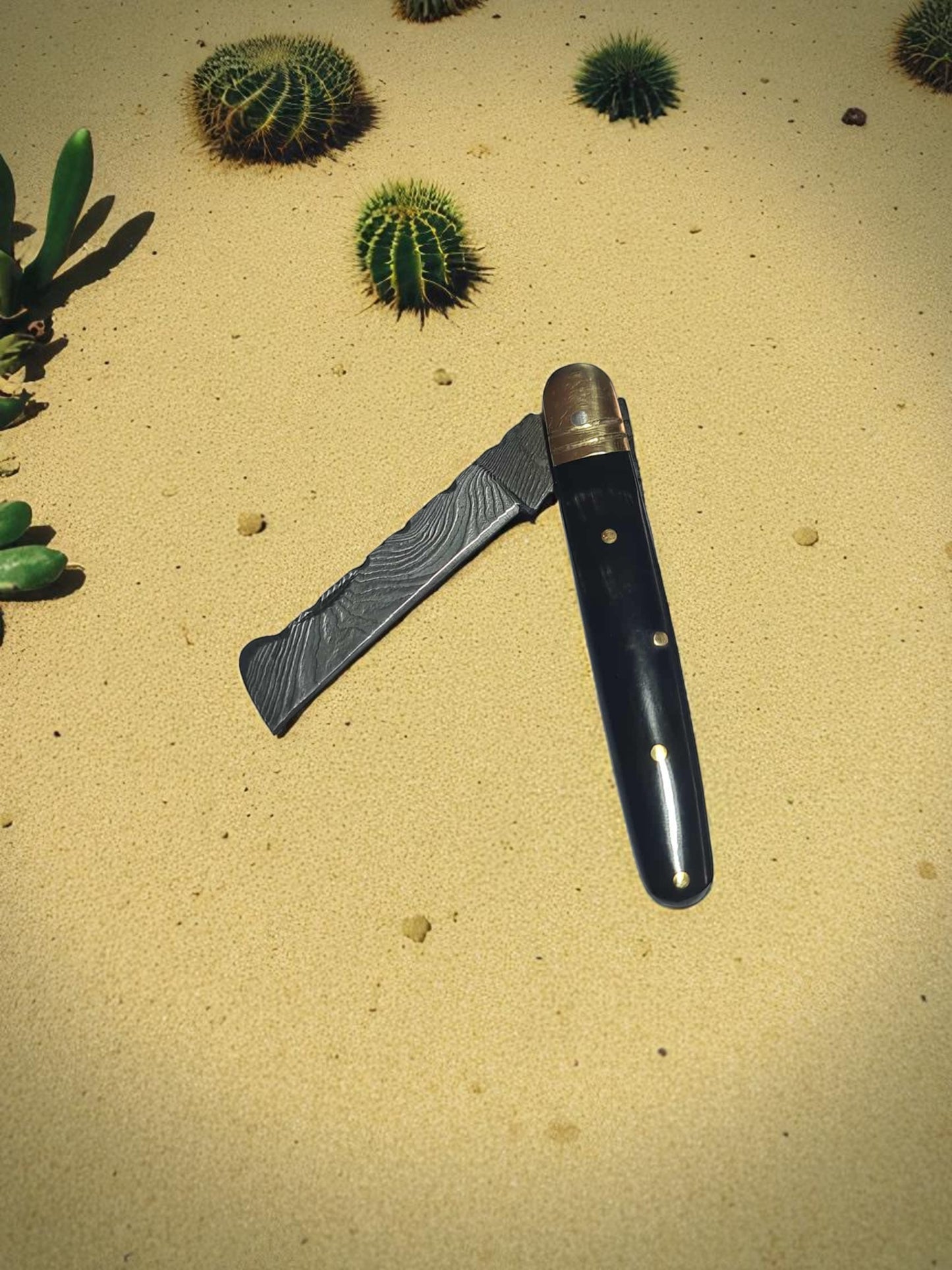 B158 Handmade Sheepsfoot - Damascus Steel & Buffalo Horn