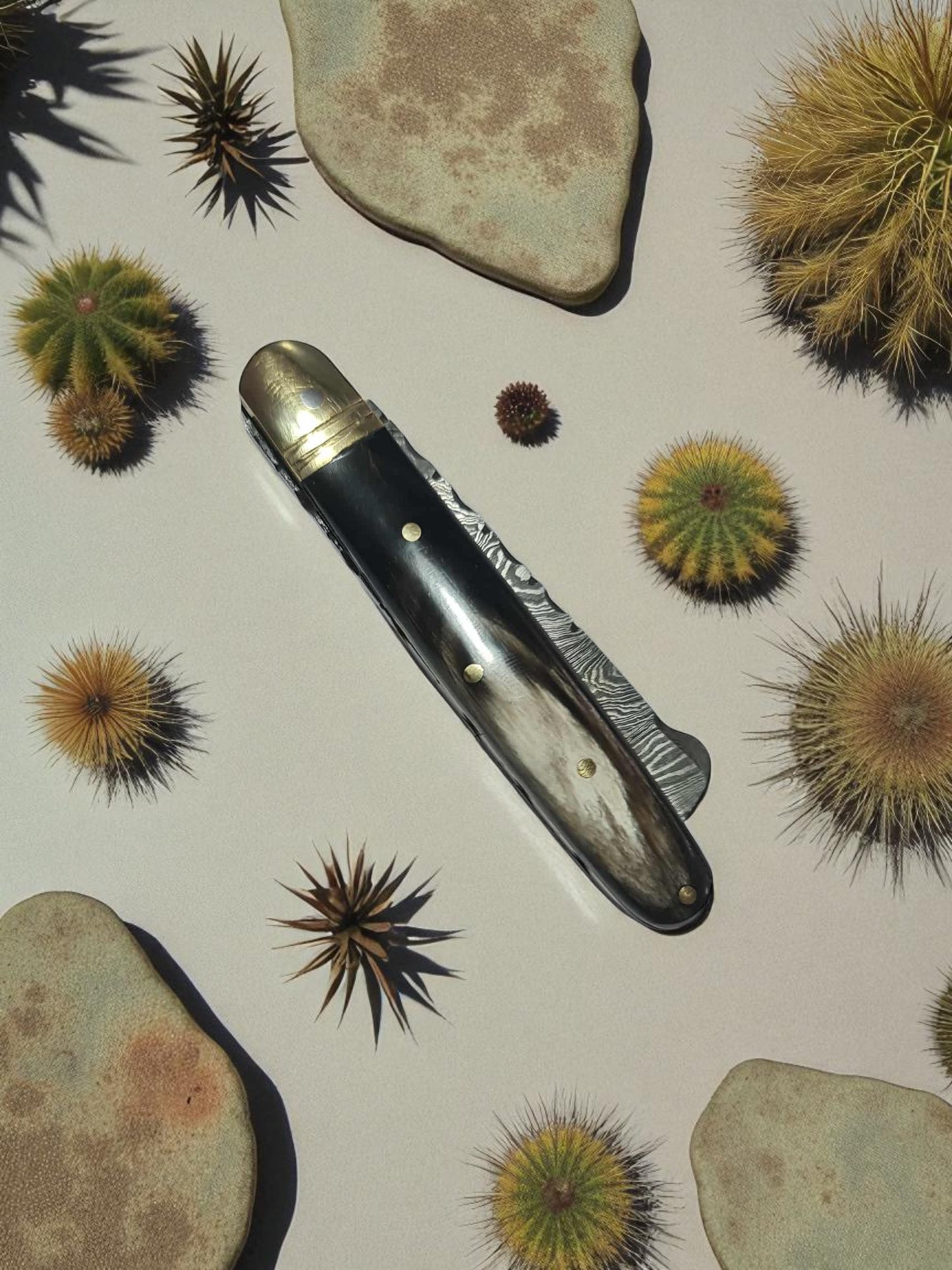 B161 Handmade Sheepsfoot - Damascus Steel & Buffalo Horn with Highlights