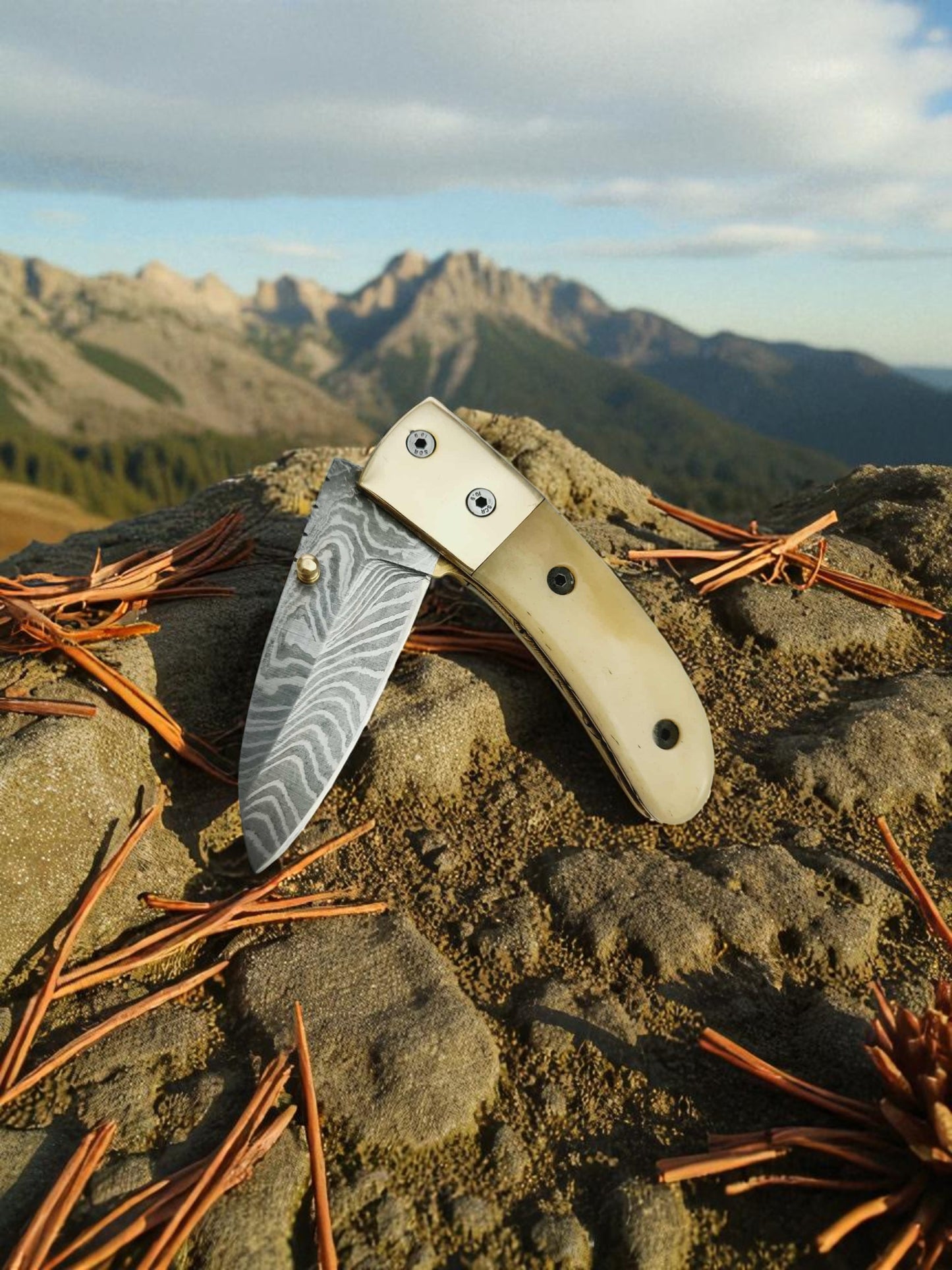 S104 Handmade Stalwart EDC - Damascus Steel & Camel Bone