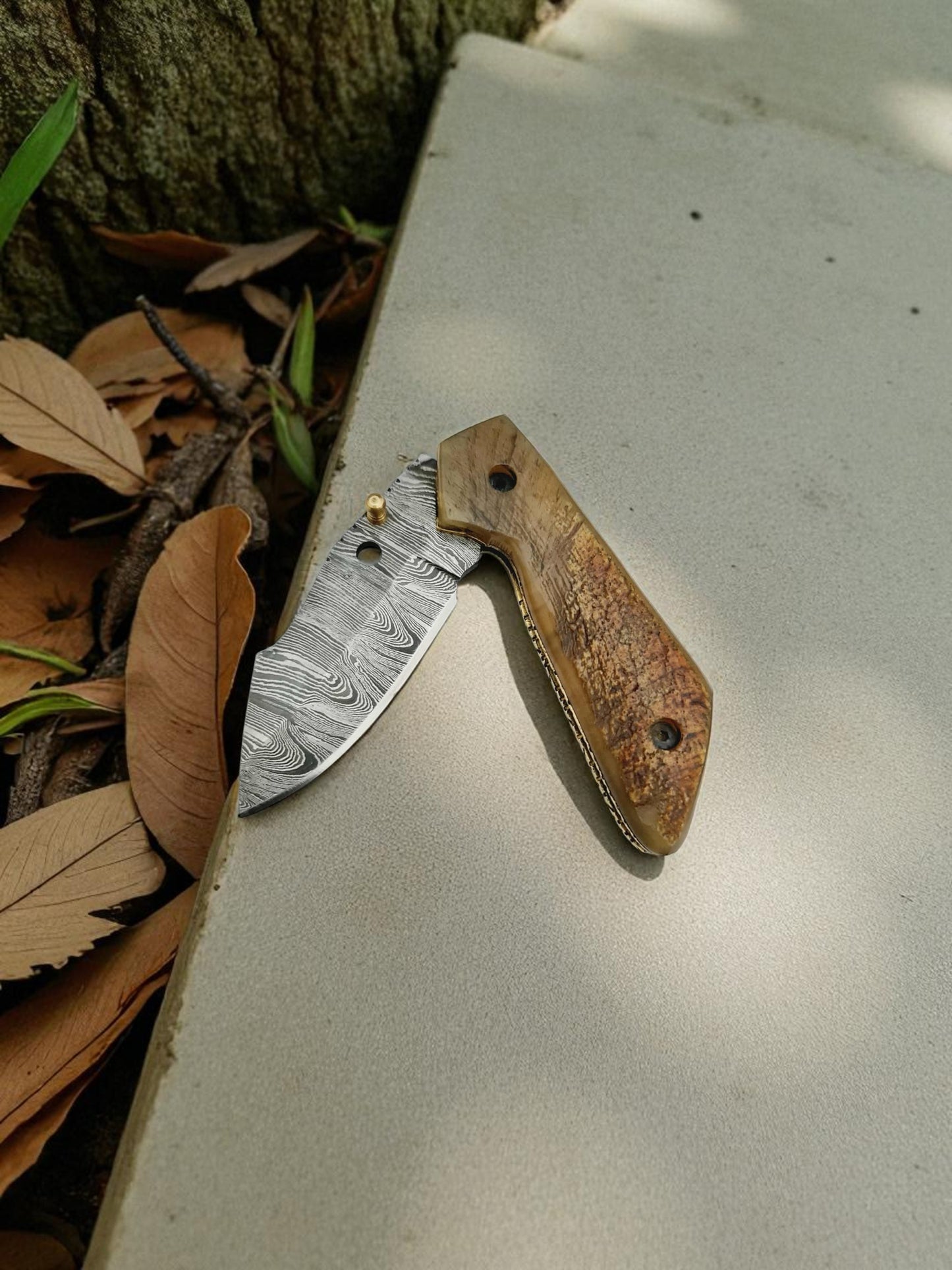 S131 Handmade Stalwart EDC - Damascus Steel & Ram Horn