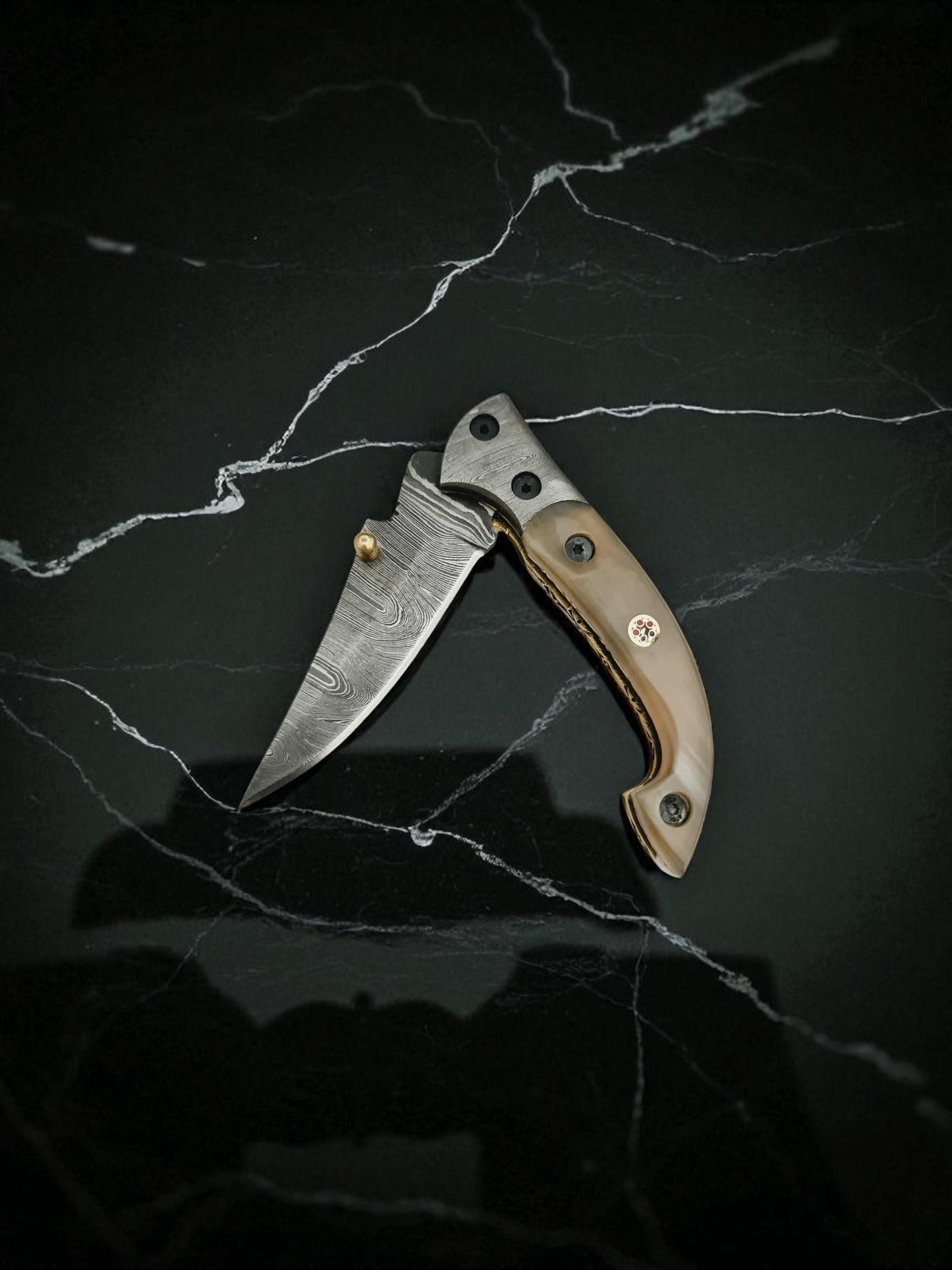 S133 Handmade Stalwart EDC - Damascus Steel & Polished Ram Horn