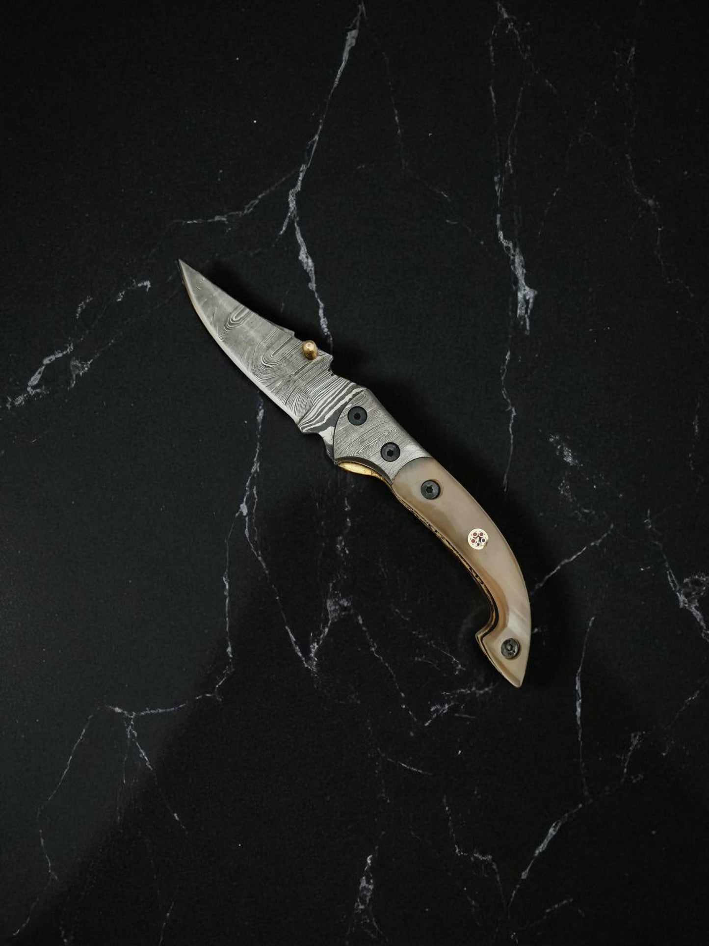 S133 Handmade Stalwart EDC - Damascus Steel & Polished Ram Horn