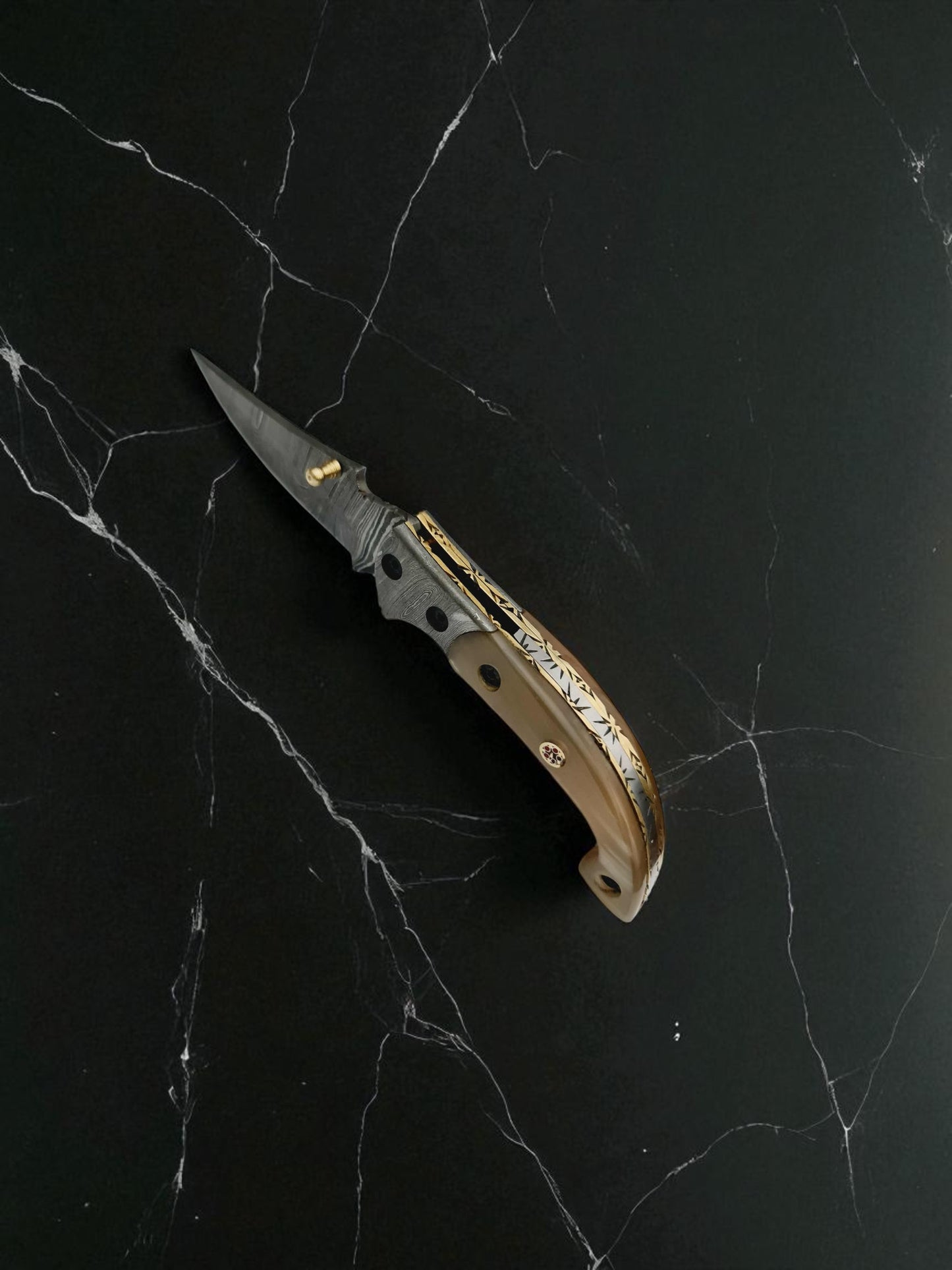 S133 Handmade Stalwart EDC - Damascus Steel & Polished Ram Horn