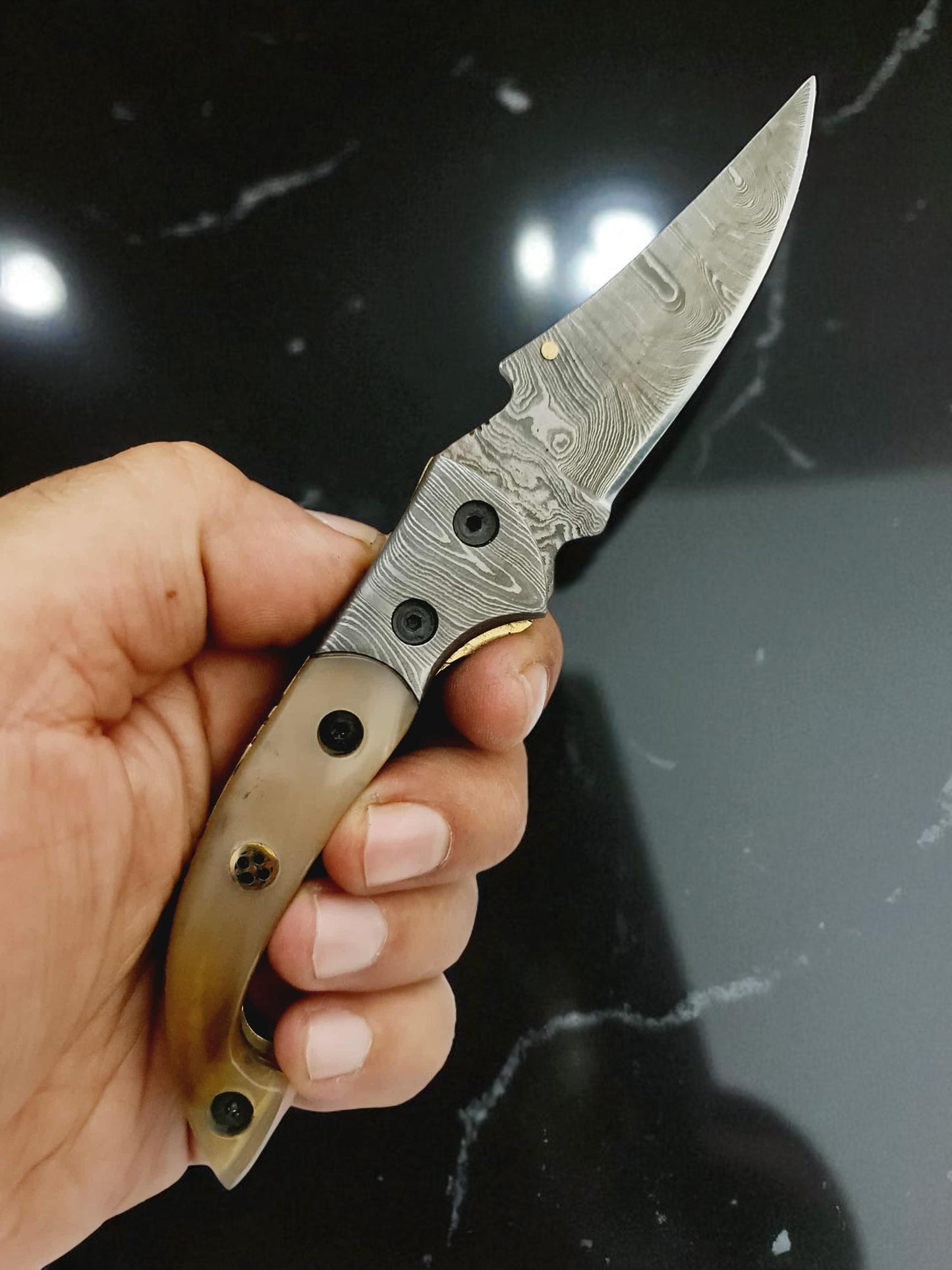 S133 Handmade Stalwart EDC - Damascus Steel & Polished Ram Horn