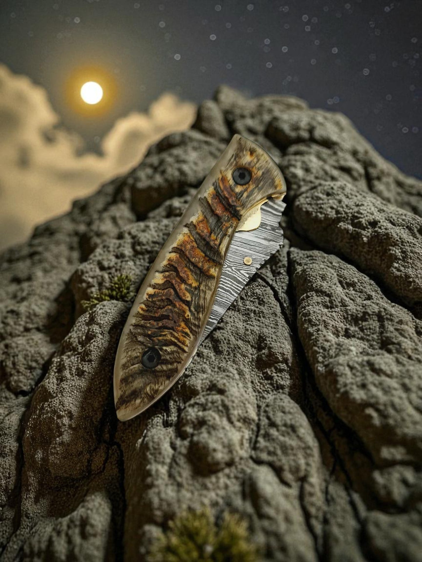 S134 Handmade Stalwart EDC - Damascus Steel & Ram Horn