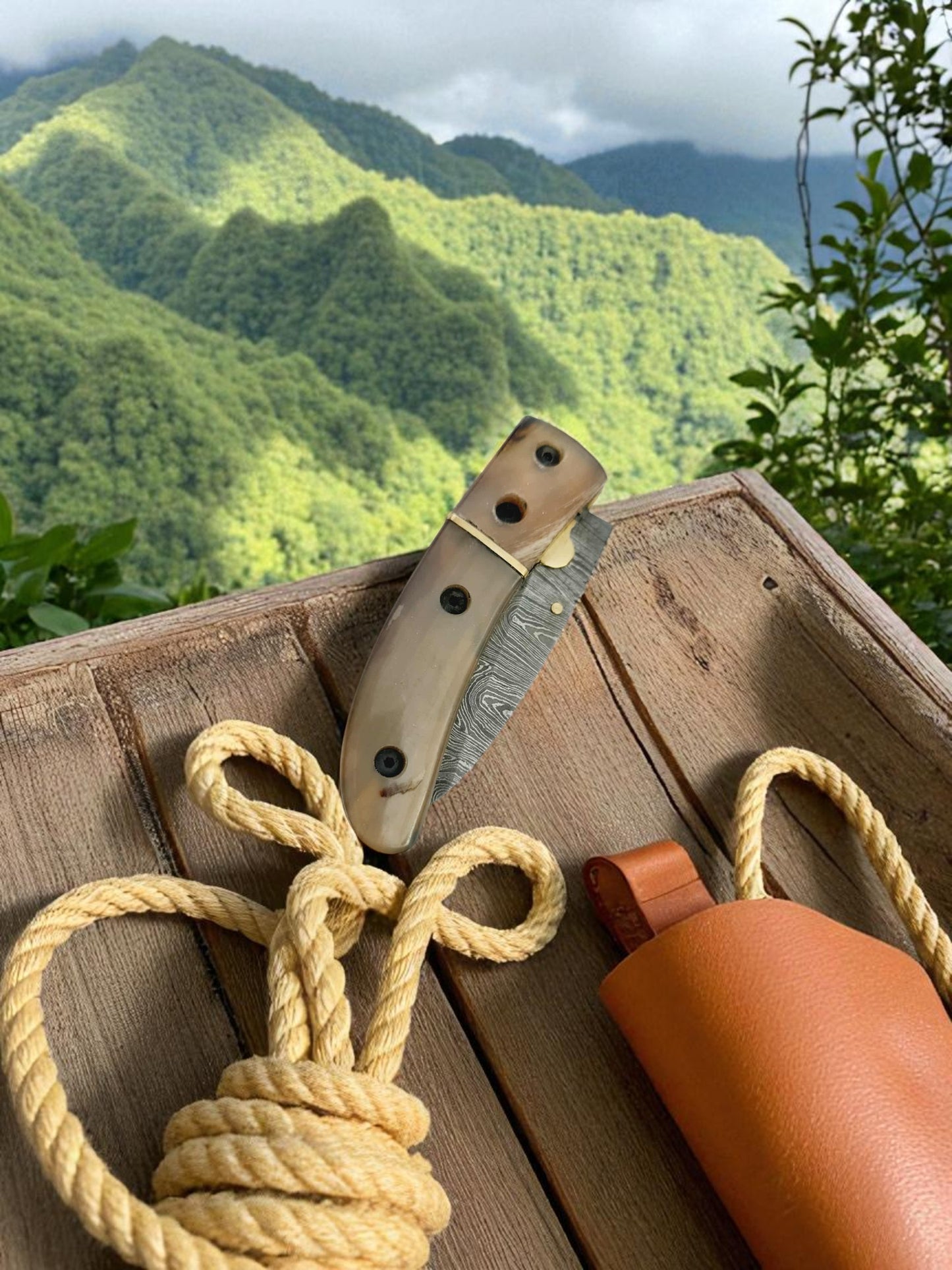 S169 Handmade Stalwart EDC - Damascus Steel & African Buffalo Horn