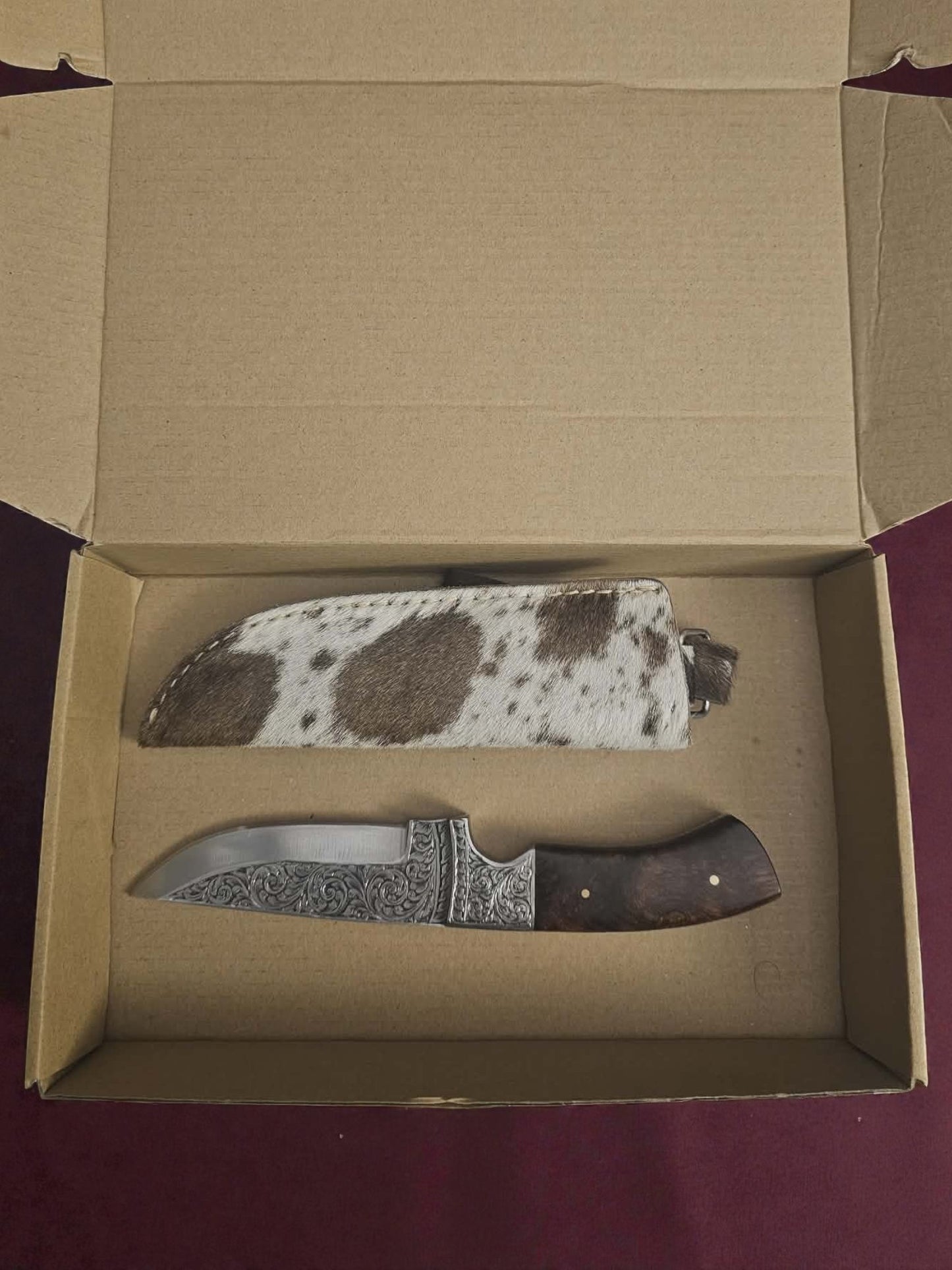 R015 - Χειροποίητο Hunting Knife από Χειροποίητα χαραγμένο ανοξείδωτο ατσάλι & Ξύλο τριανταφυλλιάς (Rosewood)