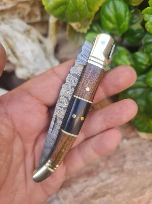 Handmade 22cm Laguiole Classique with Damascus Steel - Walnut wood - Buffalo Horn & Brass