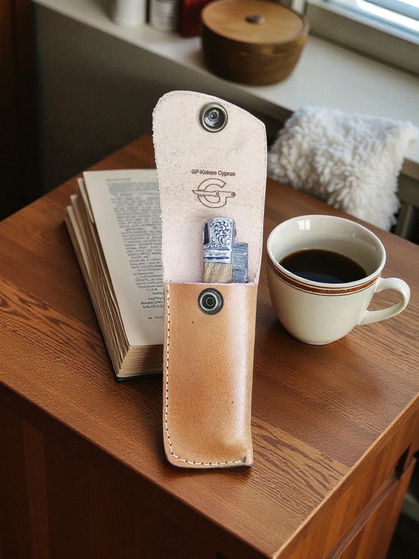 Z006 Affordable Leather Sheath for Small Folding & Laguiole Knives