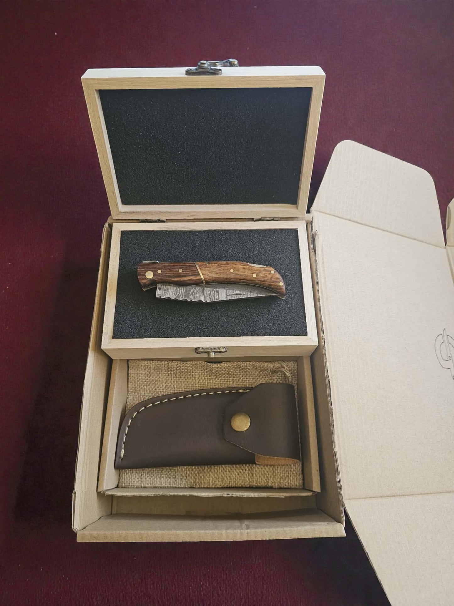 F039 - Χειροποίητο Laguiole Élite από Δαμασκηνό ατσάλι & Ξύλο καρυδιάς