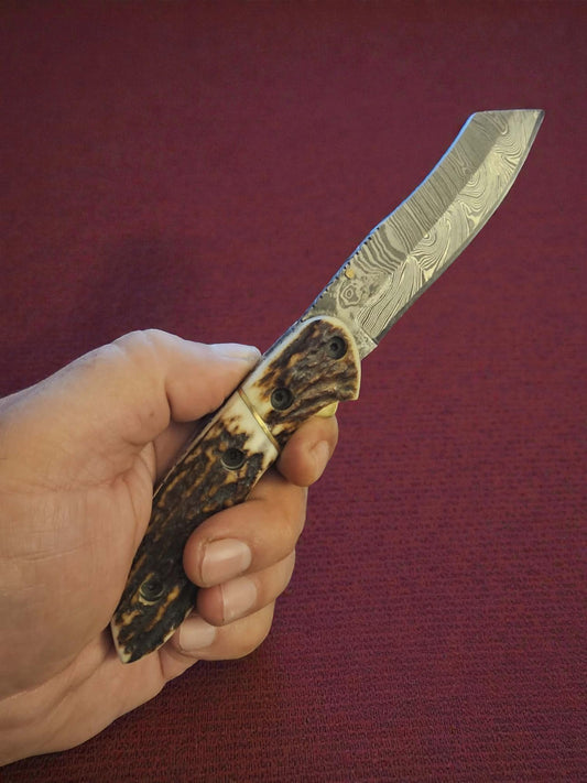 F060 - Χειροποίητο DAO/EDC από Δαμασκηνό ατσάλι & Κέρατο κόκκινου ελαφιού