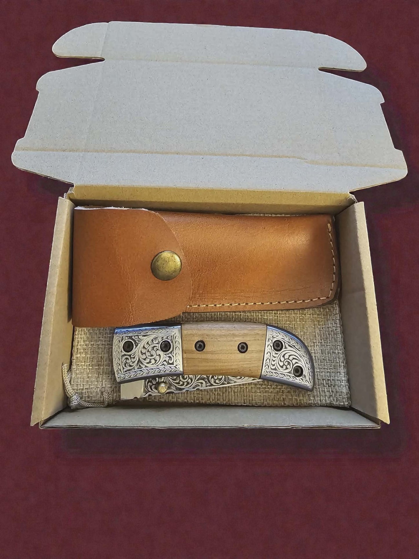 F068 - Χειροποίητο Exclusive EDC από Χειροποίητα χαραγμένο ανοξείδωτο ατσάλι & Ξύλο ελιάς