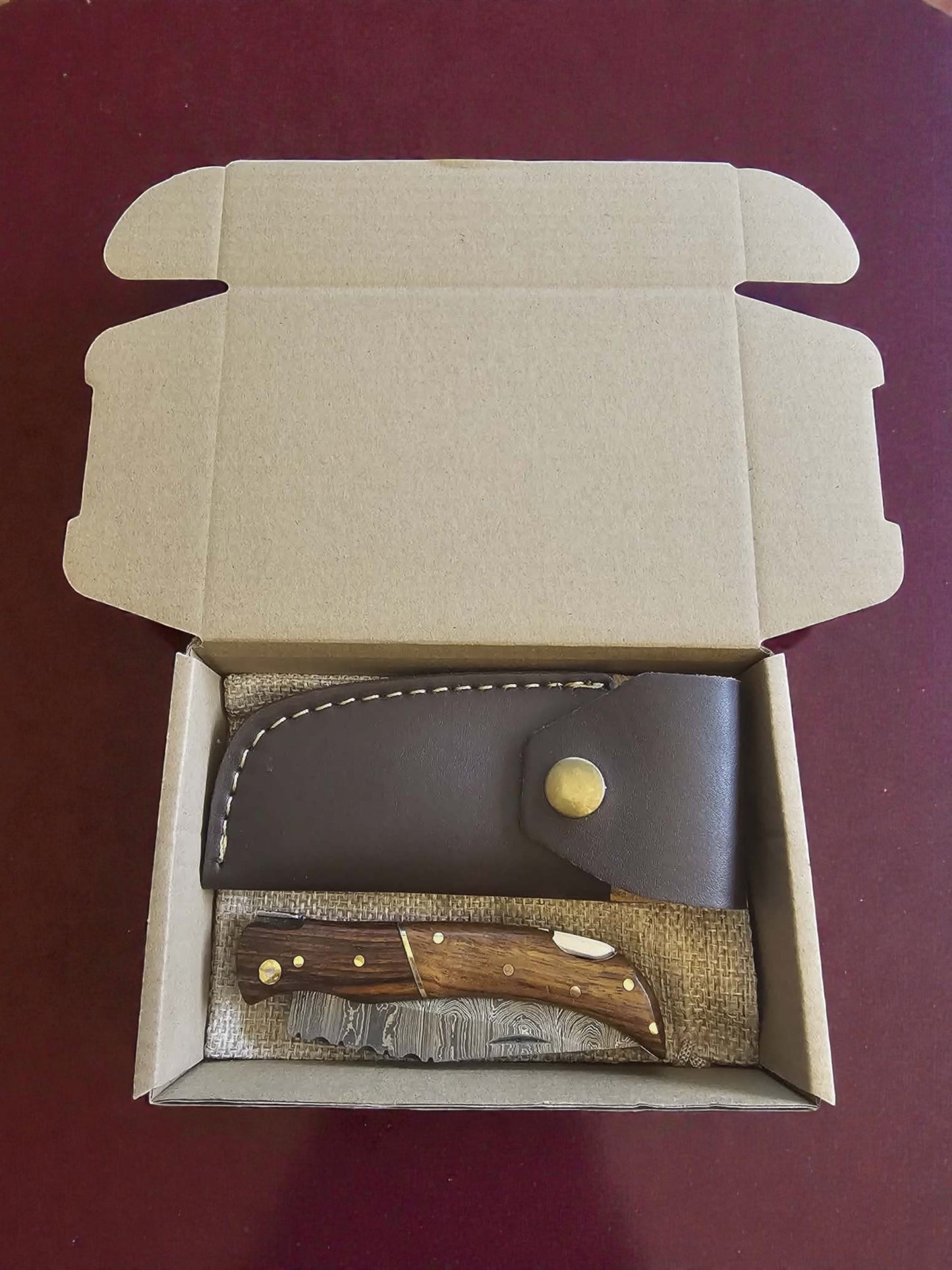 F039 - Χειροποίητο Laguiole Élite από Δαμασκηνό ατσάλι & Ξύλο καρυδιάς