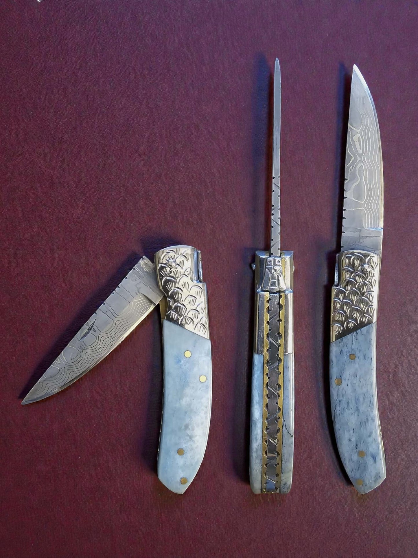 F062 - Χειροποίητο Laguiole de Poche από Δαμασκηνό ατσάλι νέας γενιάς (ανοξείδωτο) & Κόκκαλο καμήλας με σταθεροποίηση ρητίνης (μπλε)