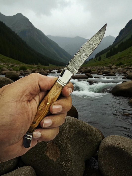 A142 Handmade Laguiole Rustique - Damascus Steel & Olive Wood