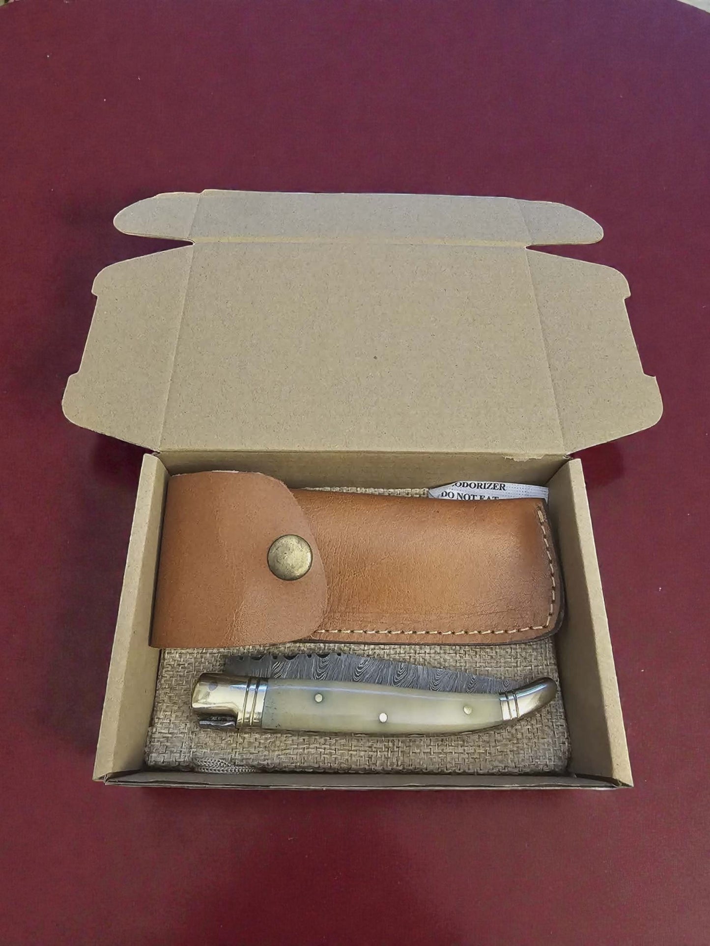 F009 Laguiole Classique – Damascus Steel & Bone