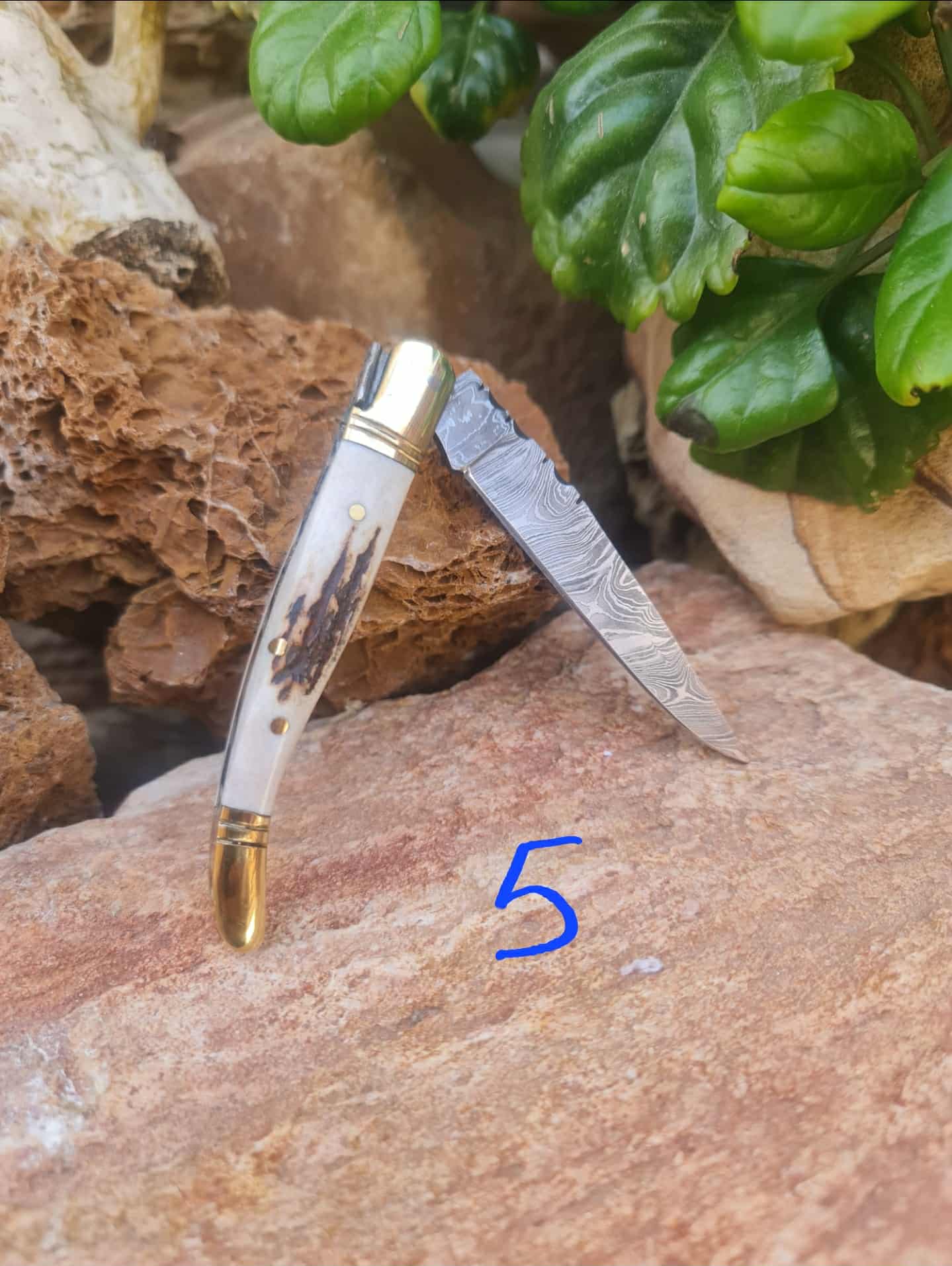 Handmade 19cm Laguiole Classique with Damascus Steel - Red Deer antler & Brass