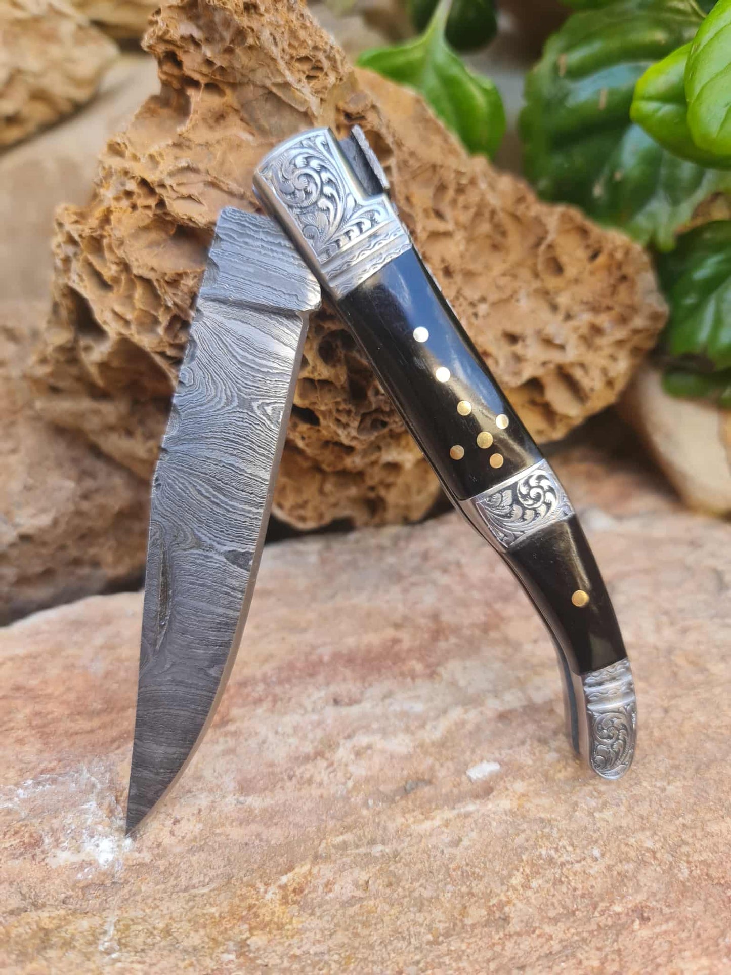 Handmade 22cm Laguiole Rustique with Damascus Steel - Buffalo Horn & 420 Stainless Steel with Master Hand-Engraved