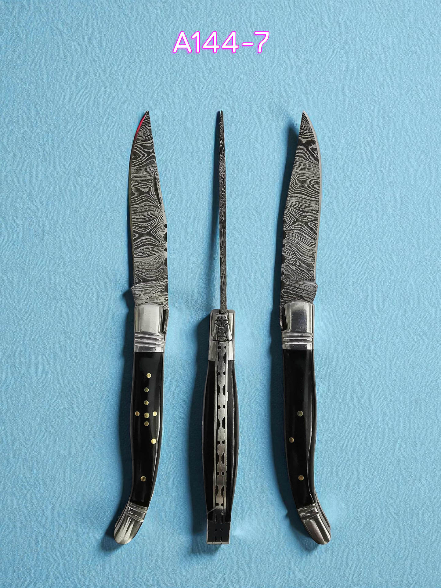 A144 Handmade Laguiole Rustique - Damascus Steel & Buffalo Horn