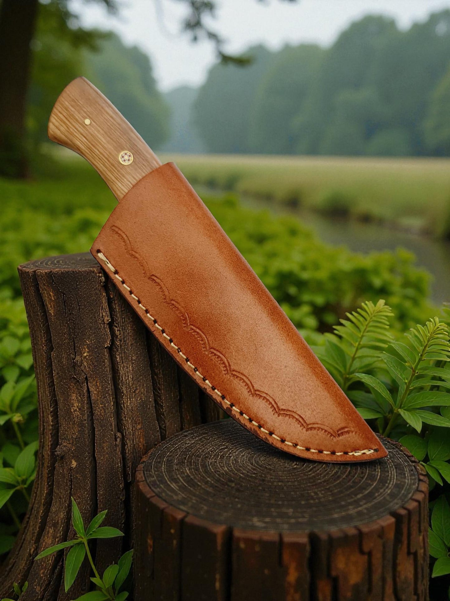 H112 Handmade Skinner Knife - Damascus Steel & Olive wood