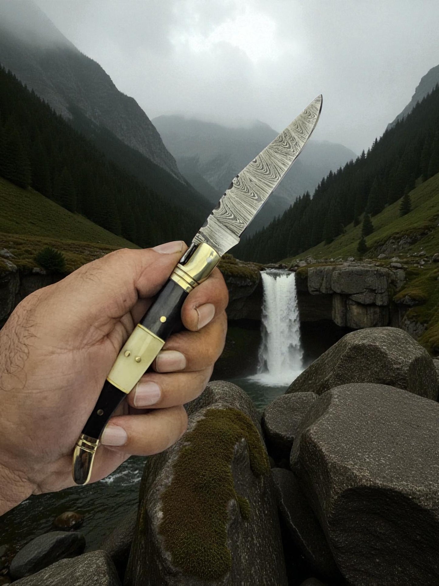 A121 Handmade Laguiole Classique - Damascus Steel - Buffalo Horn & Camel Bone