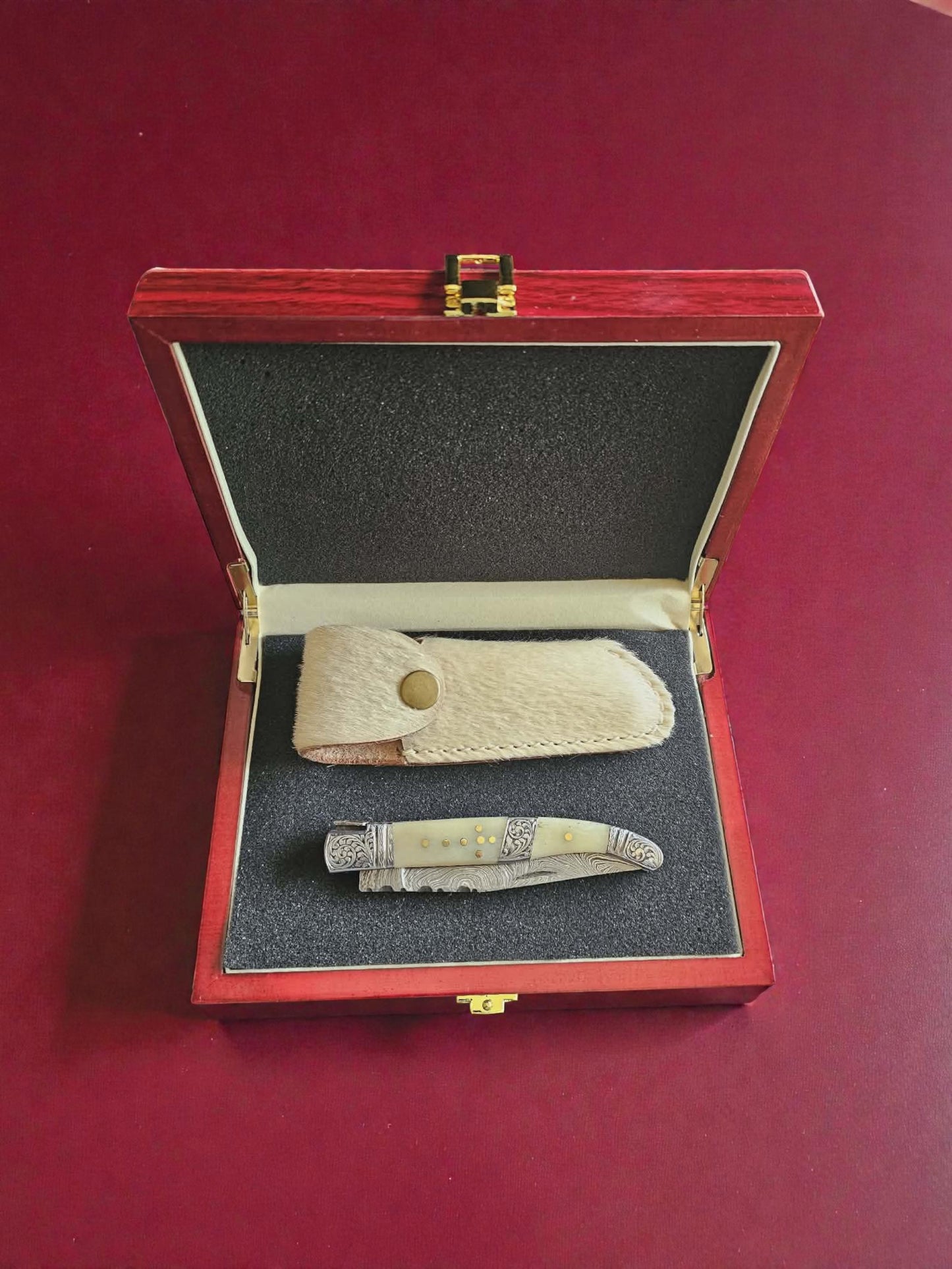 F036 - Χειροποίητο Laguiole Art Edition από Δαμασκηνό ατσάλι & Κόκκαλο καμήλας