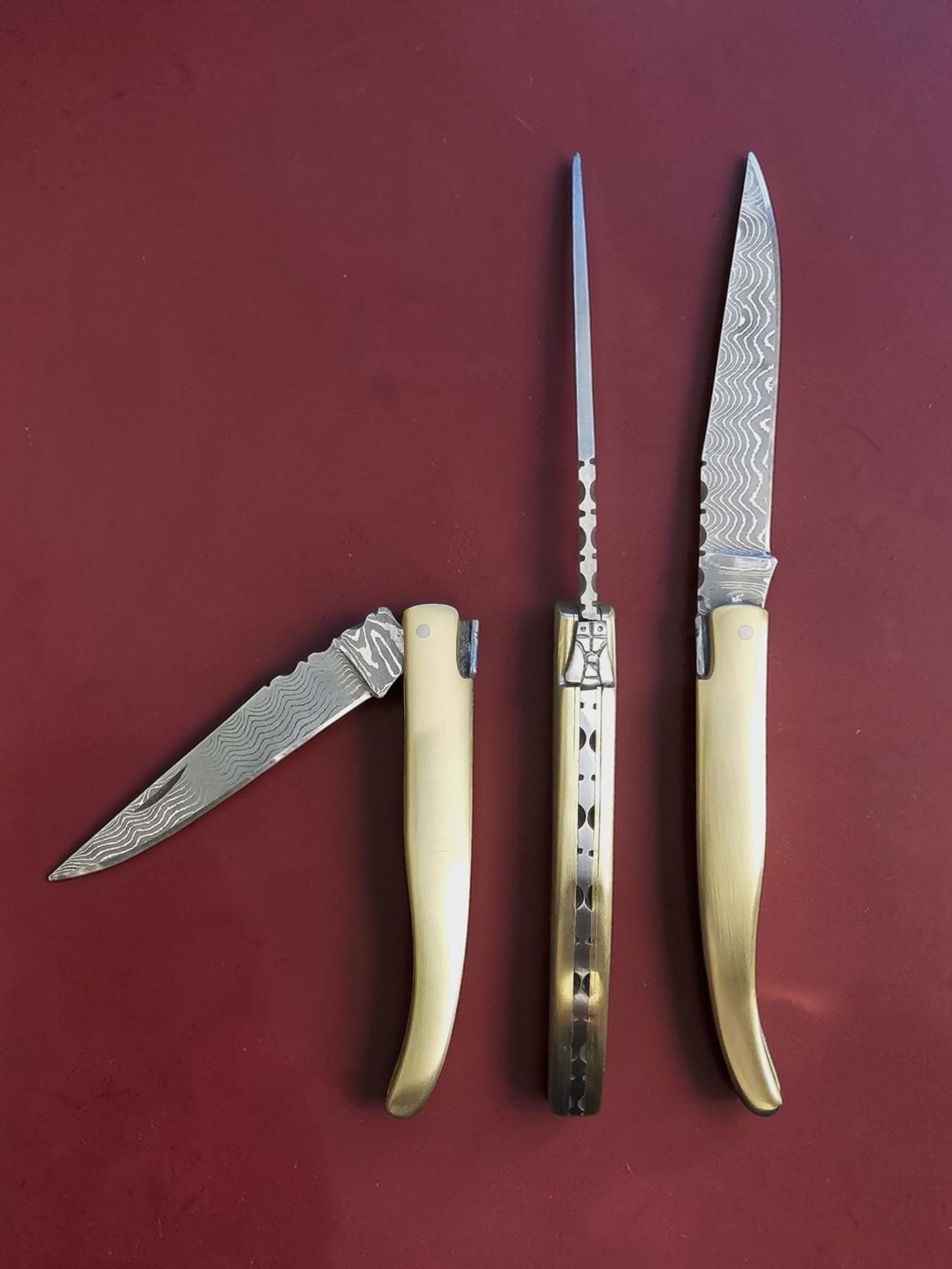 F083 Laguiole Petit - Stainless Damascus & Brass