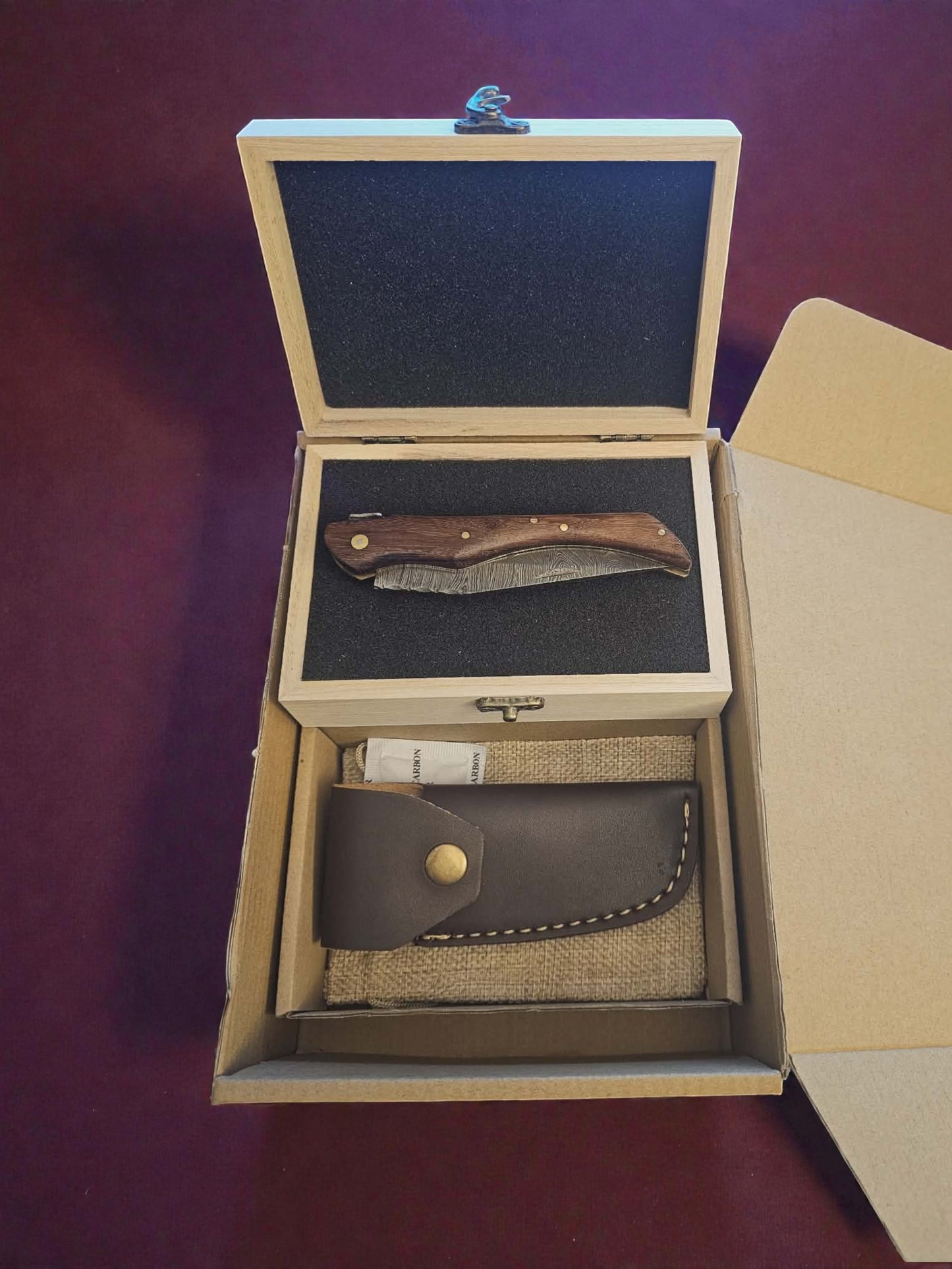 F010 - Χειροποίητο Laguiole Folding από Δαμασκηνό Ατσάλι & ξύλο καρυδιάς