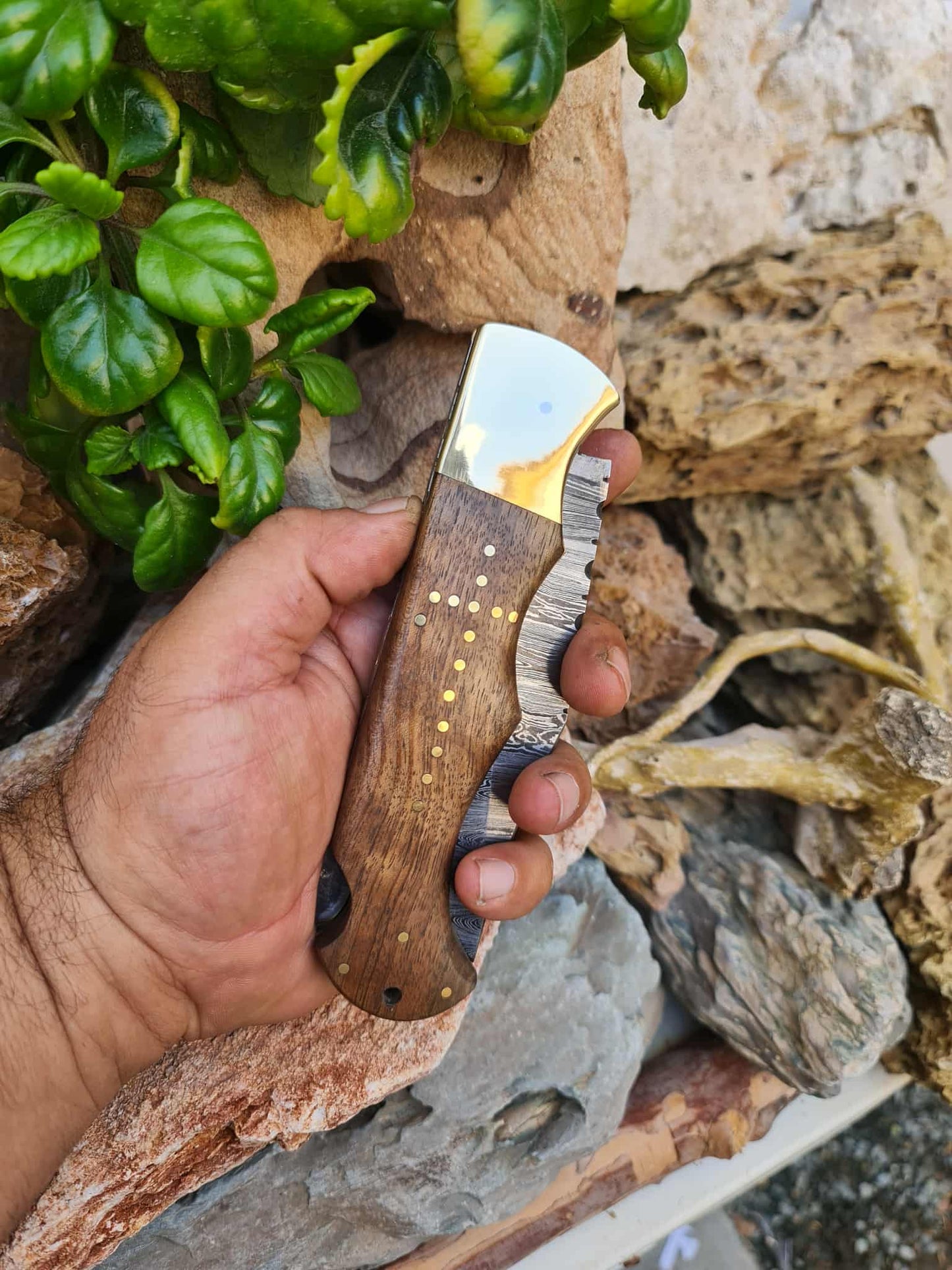 Handmade Tactical – 30cm Folding Knife with Damascus Steel - Walnut Wood & Brass
