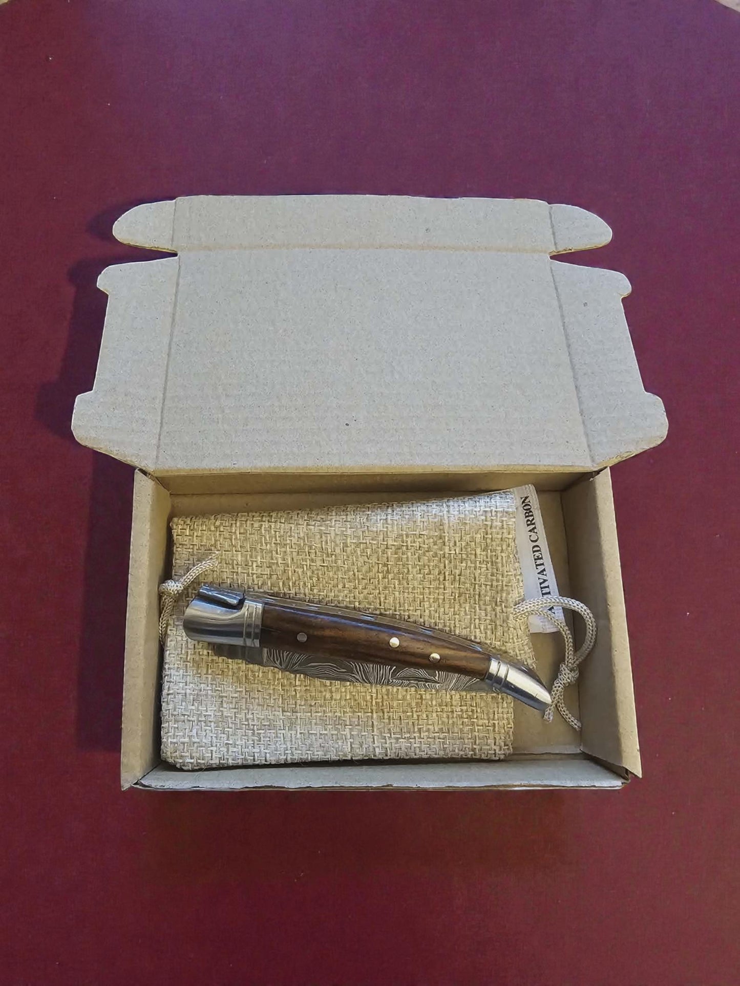 F005 - Χειροποίητο Laguiole Petit από Δαμασκηνό Ατσάλι & ξύλο καρυδιάς