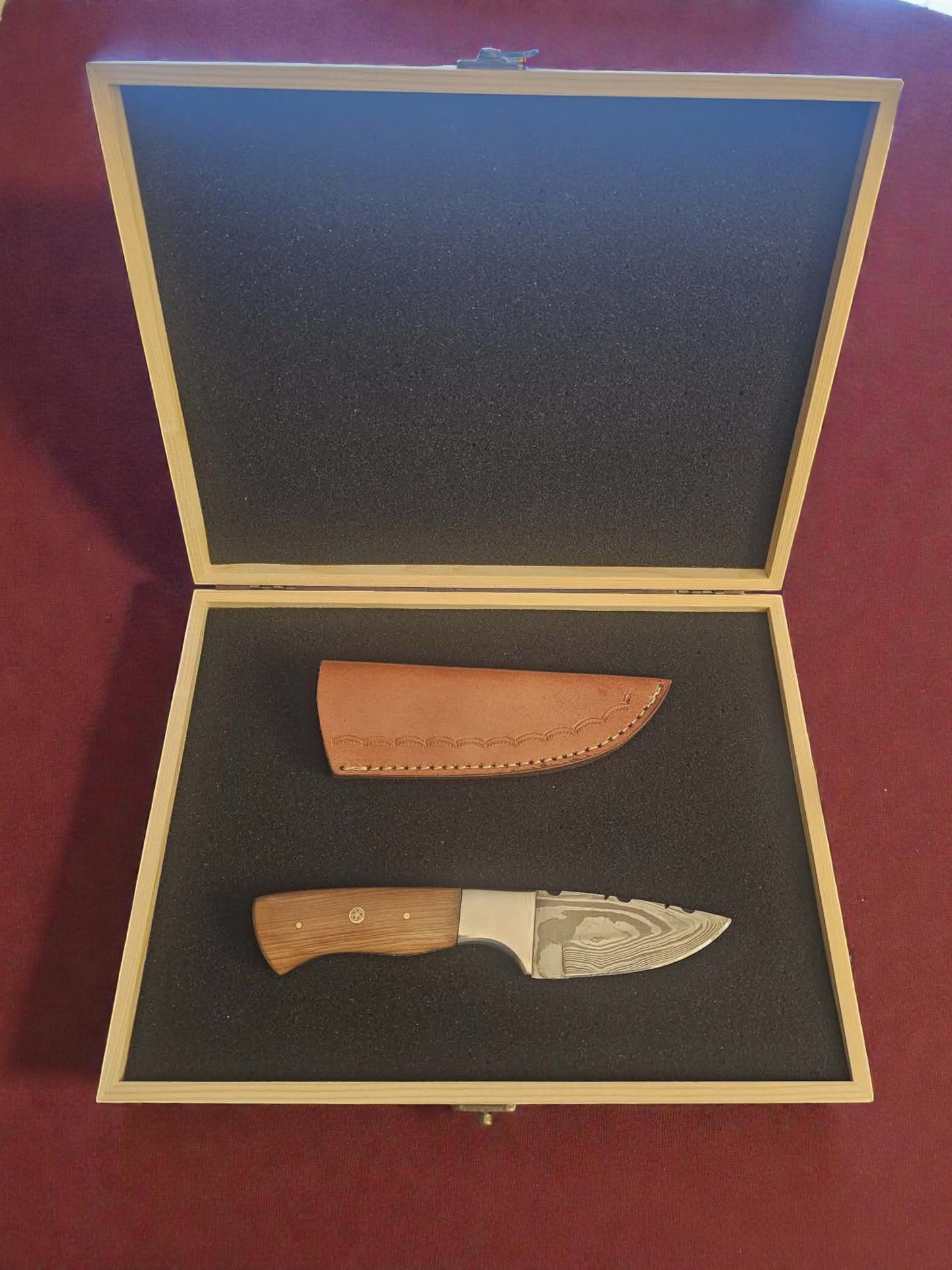 R003 - Χειροποίητο Skinner από Δαμασκηνό ατσάλι & Ξύλο ελιάς