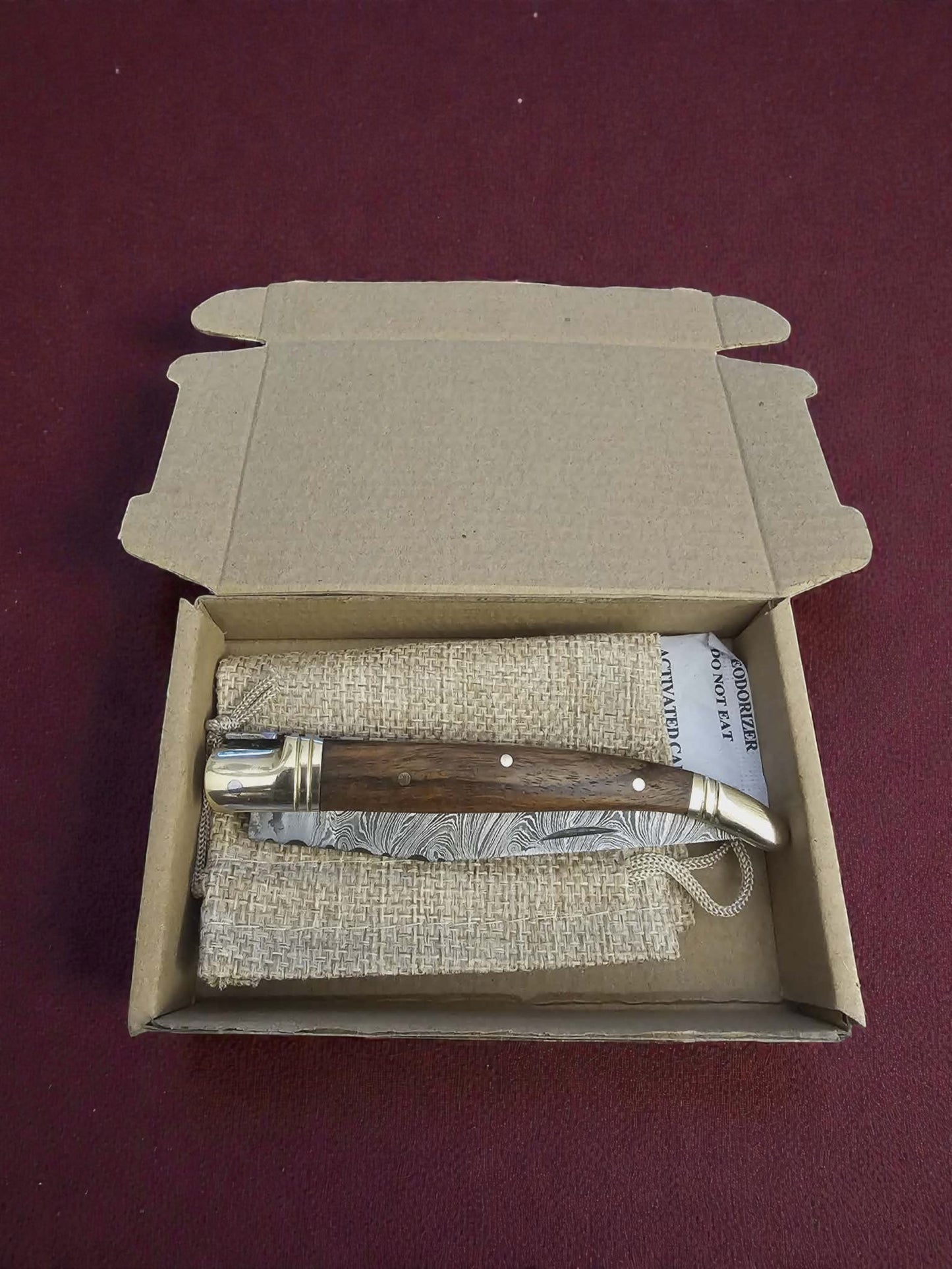 F007 - Χειροποίητο Laguiole Classique από Δαμασκηνό Ατσάλι & ξύλο καρυδιάς