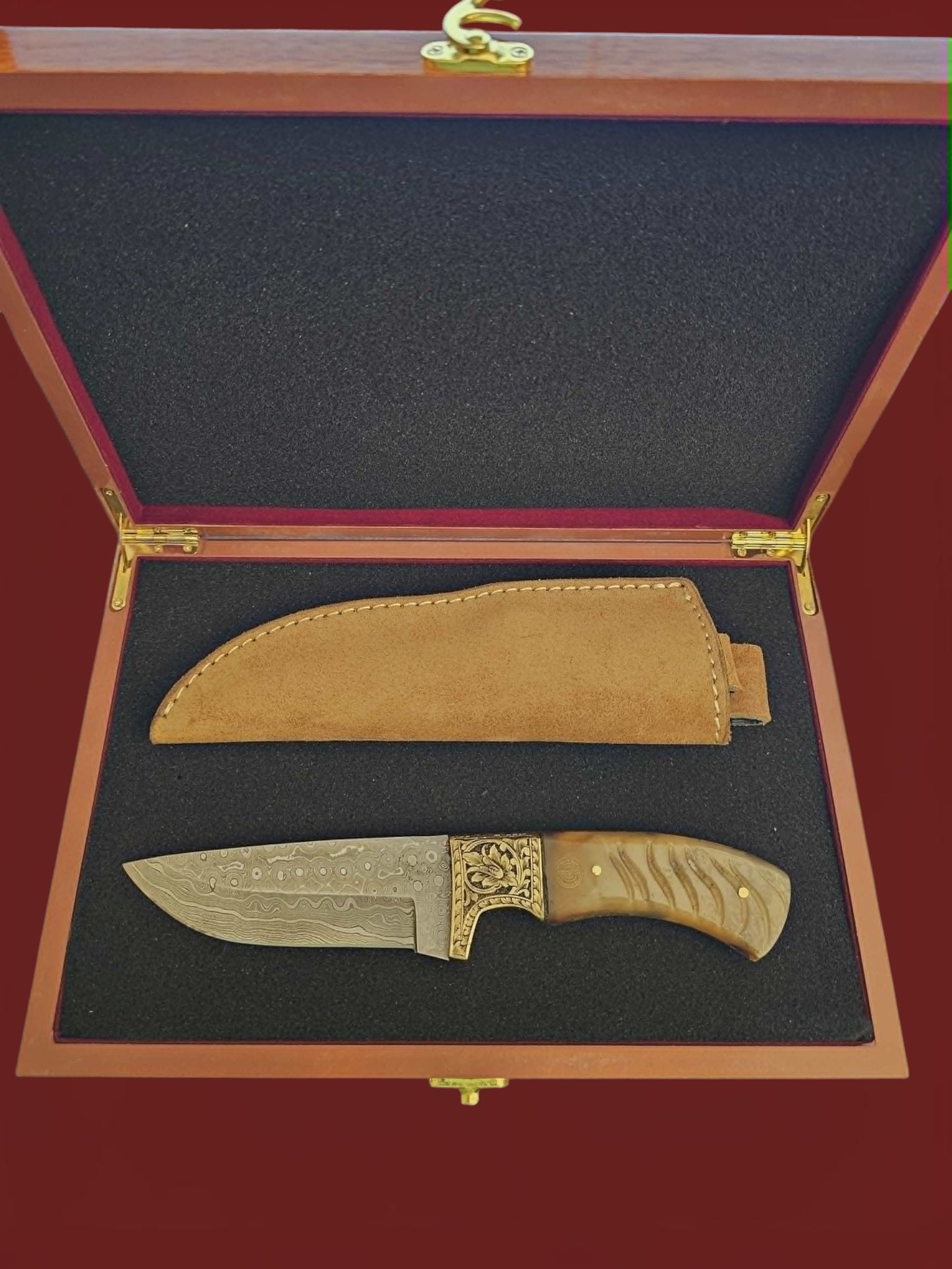 R025 - Hunting Knife - Damascus Steel & Horn