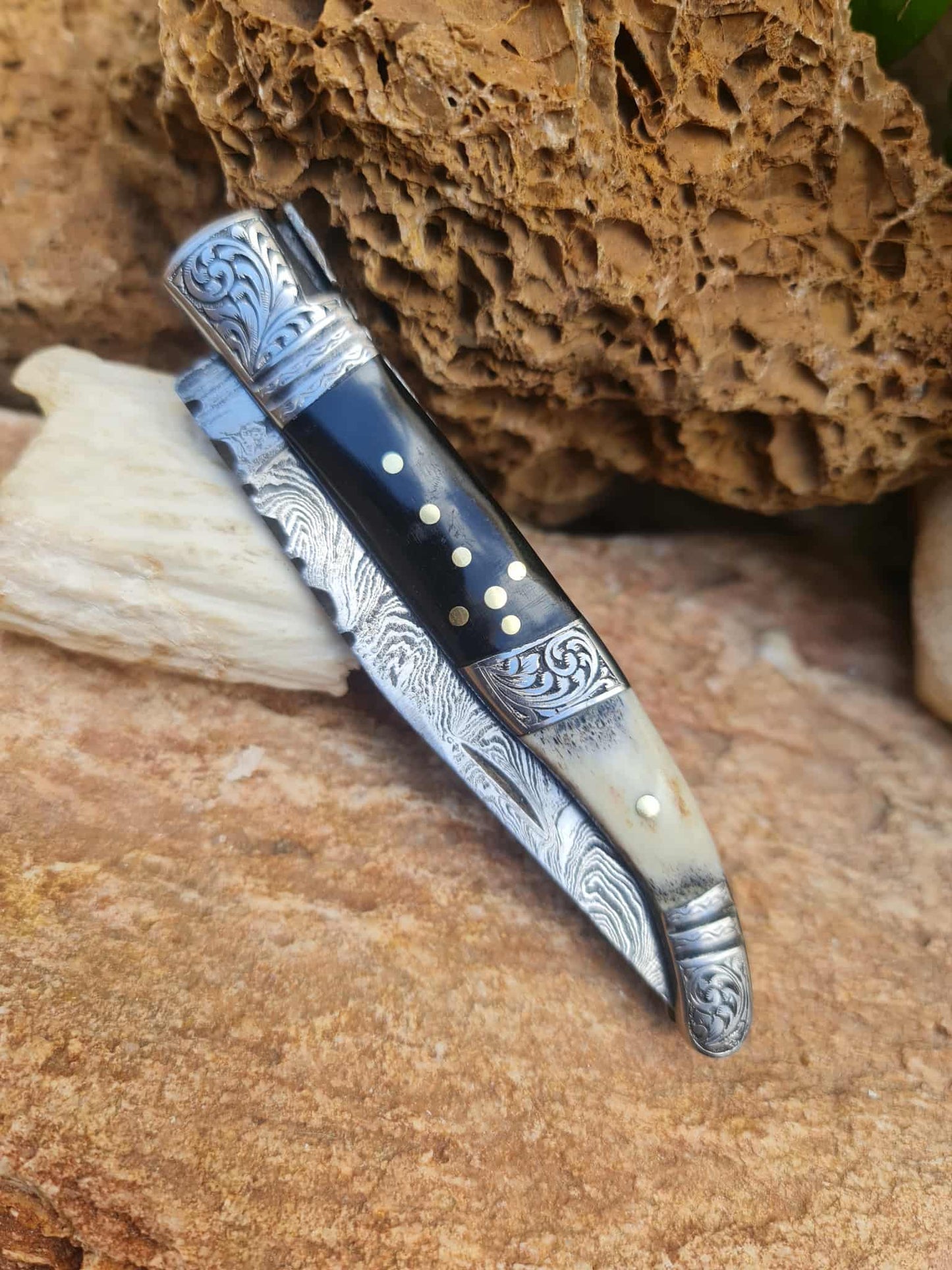 Handmade 22cm Laguiole Rustique with Damascus Steel -  Buffalo Horn - Red Deer antler & 420 Stainless Steel with Master Hand-Engraved