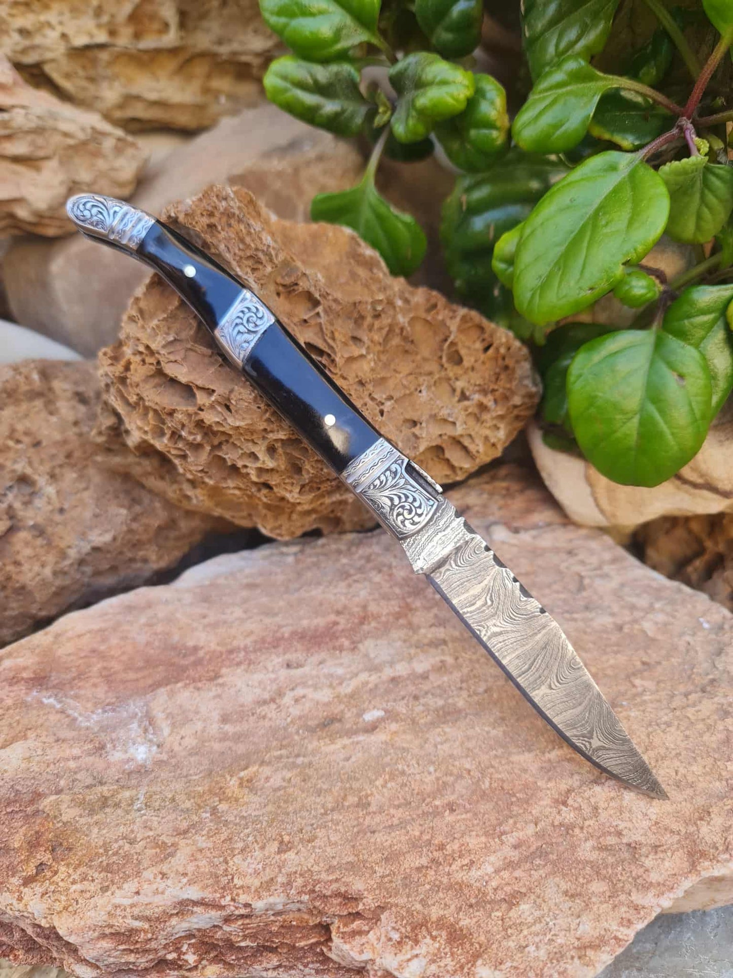 Handmade 22cm Laguiole Rustique with Damascus Steel - Buffalo Horn & 420 Stainless Steel with Master Hand-Engraved