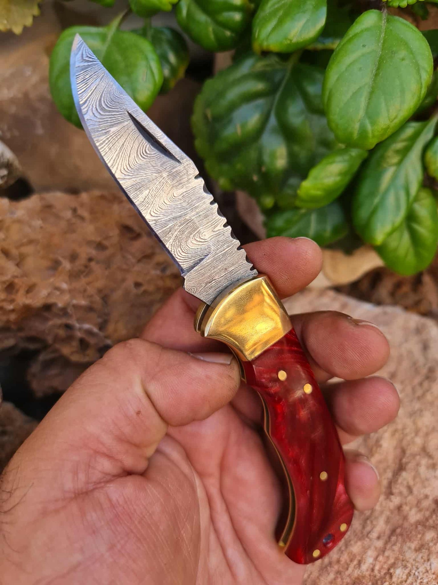 Handmade 17cm Pocket Knife with Damascus Steel - Resin & Brass