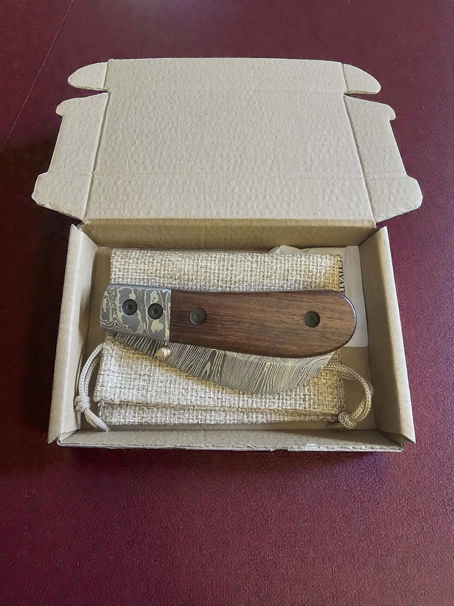 F057 - Χειροποίητο Hawkbill EDC από Δαμασκηνό ατσάλι & Ξύλο καρυδιάς