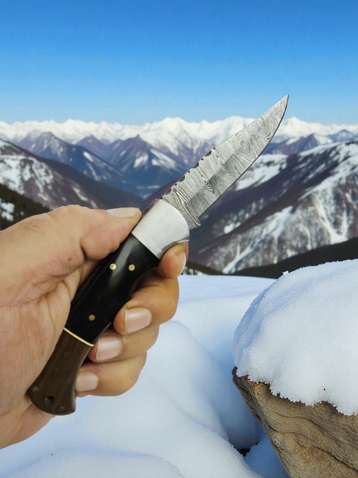 B137 Handmade Pocket Knife – Damascus Steel - Walnut Wood & Buffalo Horn