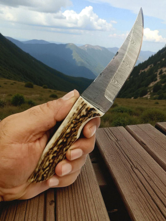 H141 Handmade Hunting Knife - Damascus Steel & Red Deer antler