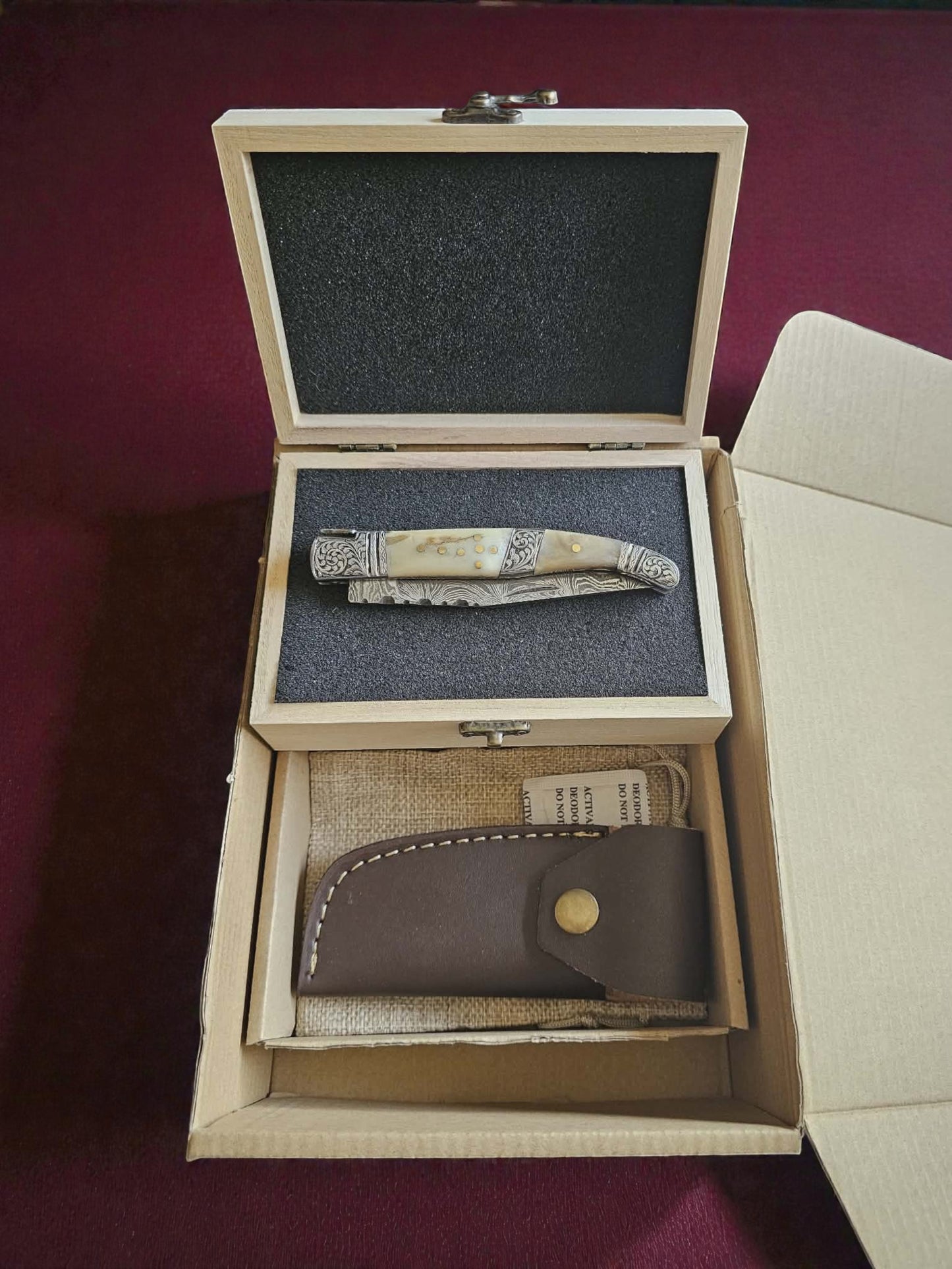 F037 - Χειροποίητο Laguiole Art Edition από Δαμασκηνό ατσάλι & Κέρατο κόκκινου ελαφιού