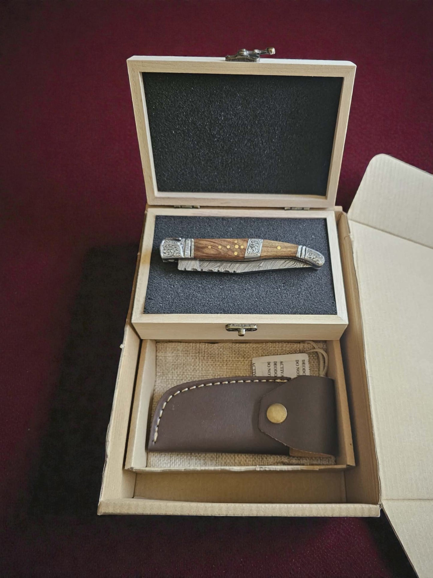 F038 - Χειροποίητο Laguiole Art Edition από Δαμασκηνό ατσάλι & Ξύλο ελιάς