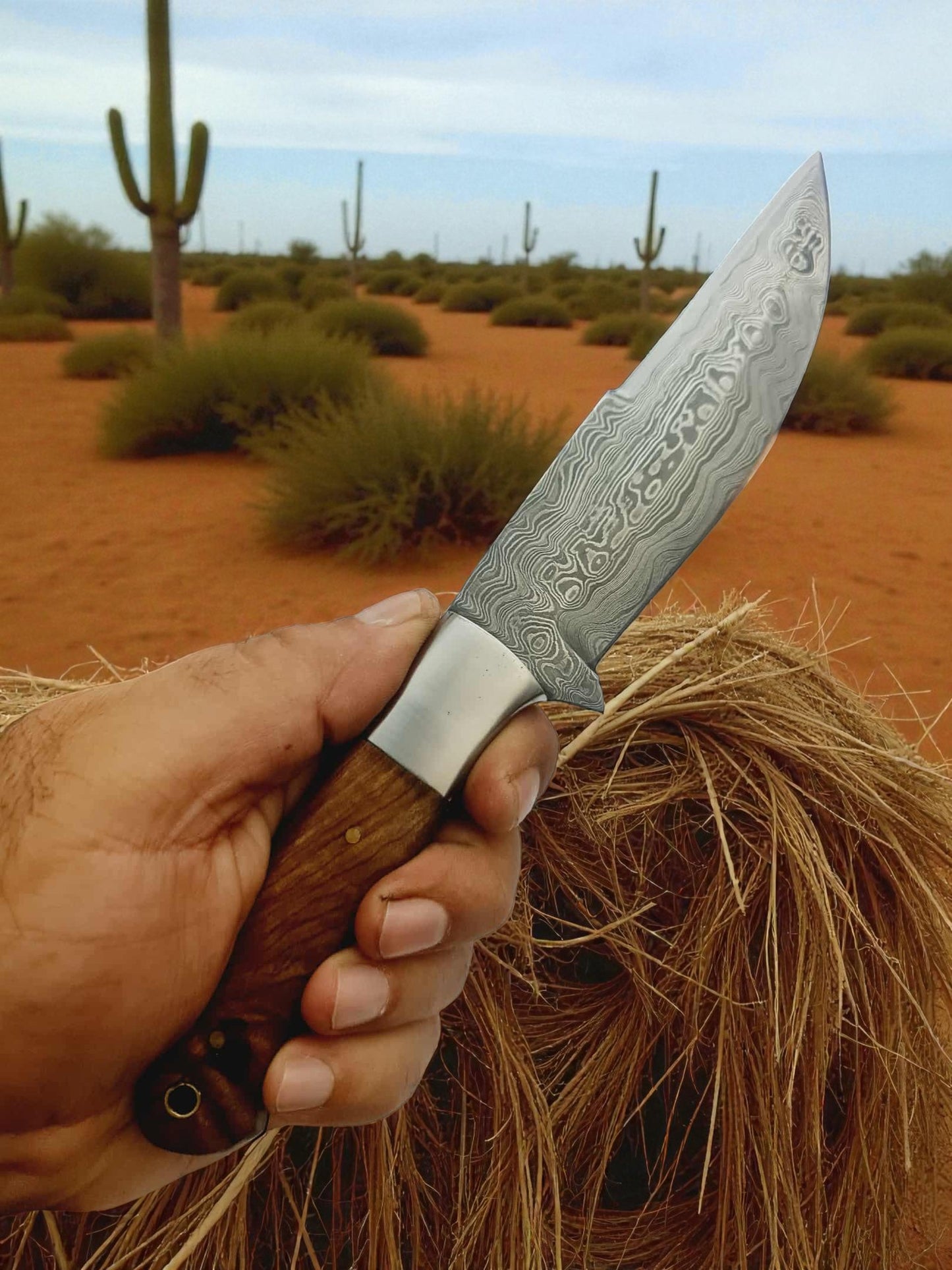 H132 Handmade Hunting Knife - Damascus Steel & Walnut wood