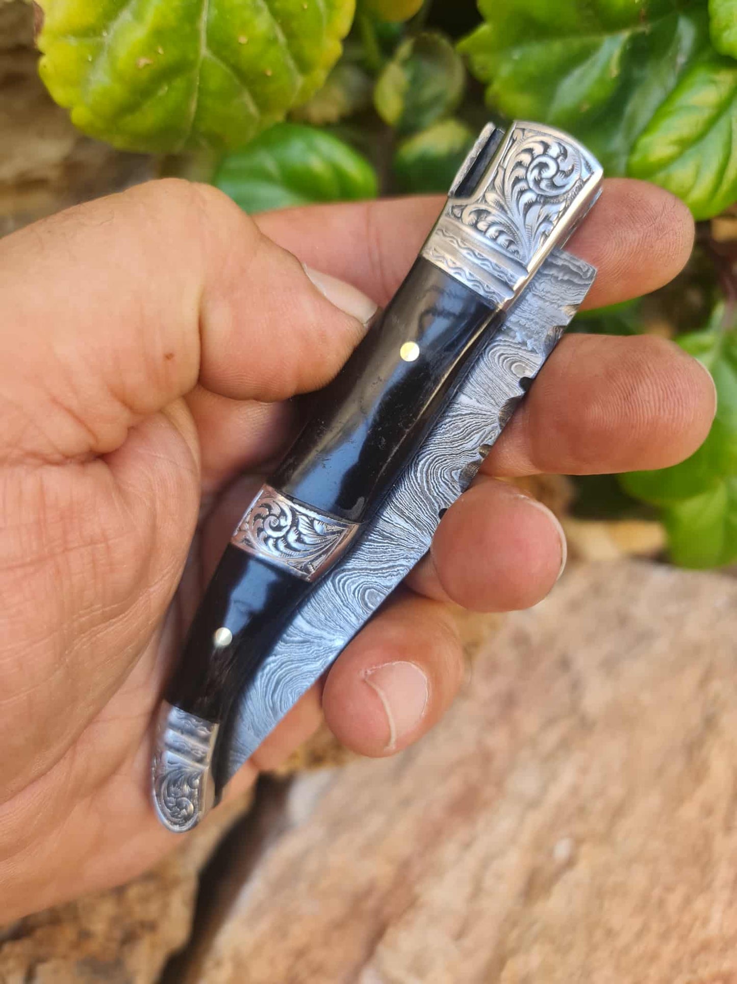 Handmade 22cm Laguiole Rustique with Damascus Steel - Buffalo Horn & 420 Stainless Steel with Master Hand-Engraved
