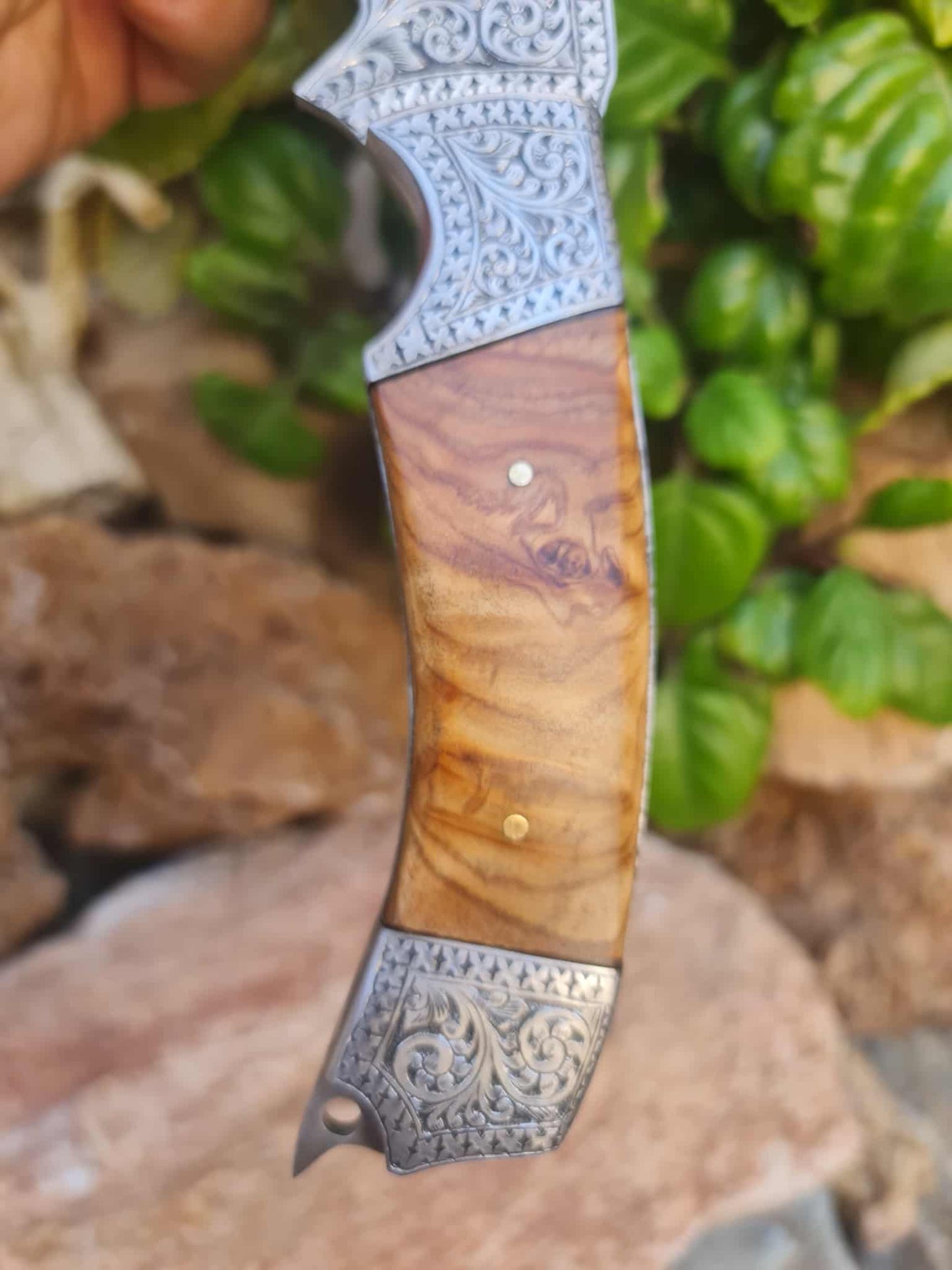 Handmade 25cm Exclusive Hunting Knife with Stainless Steel with Master Hand-Engraved & Olive wood