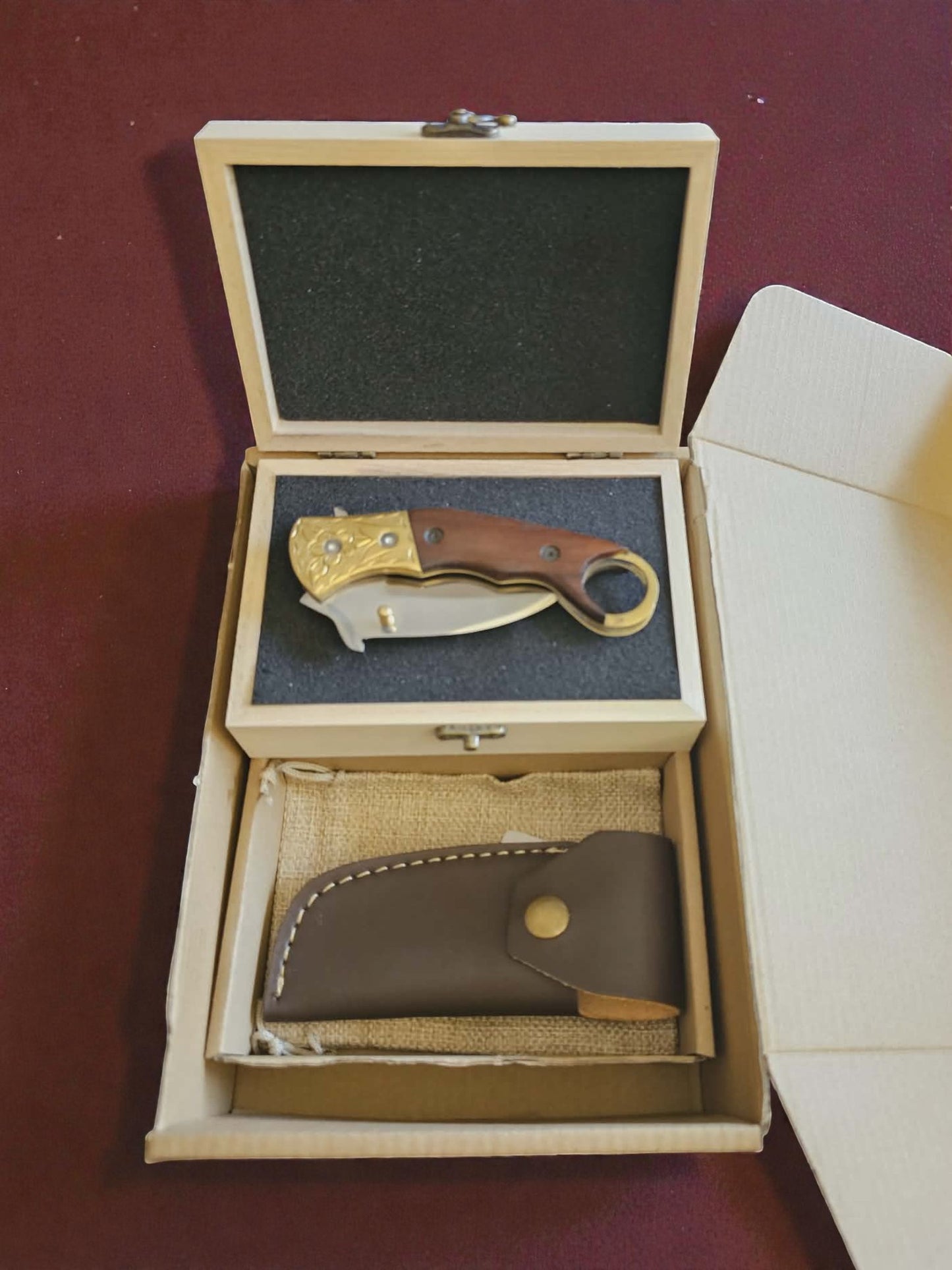 F059 - Χειροποίητο Karambit από Ανοξείδωτο ατσάλι 440 & Ξύλο καρυδιάς