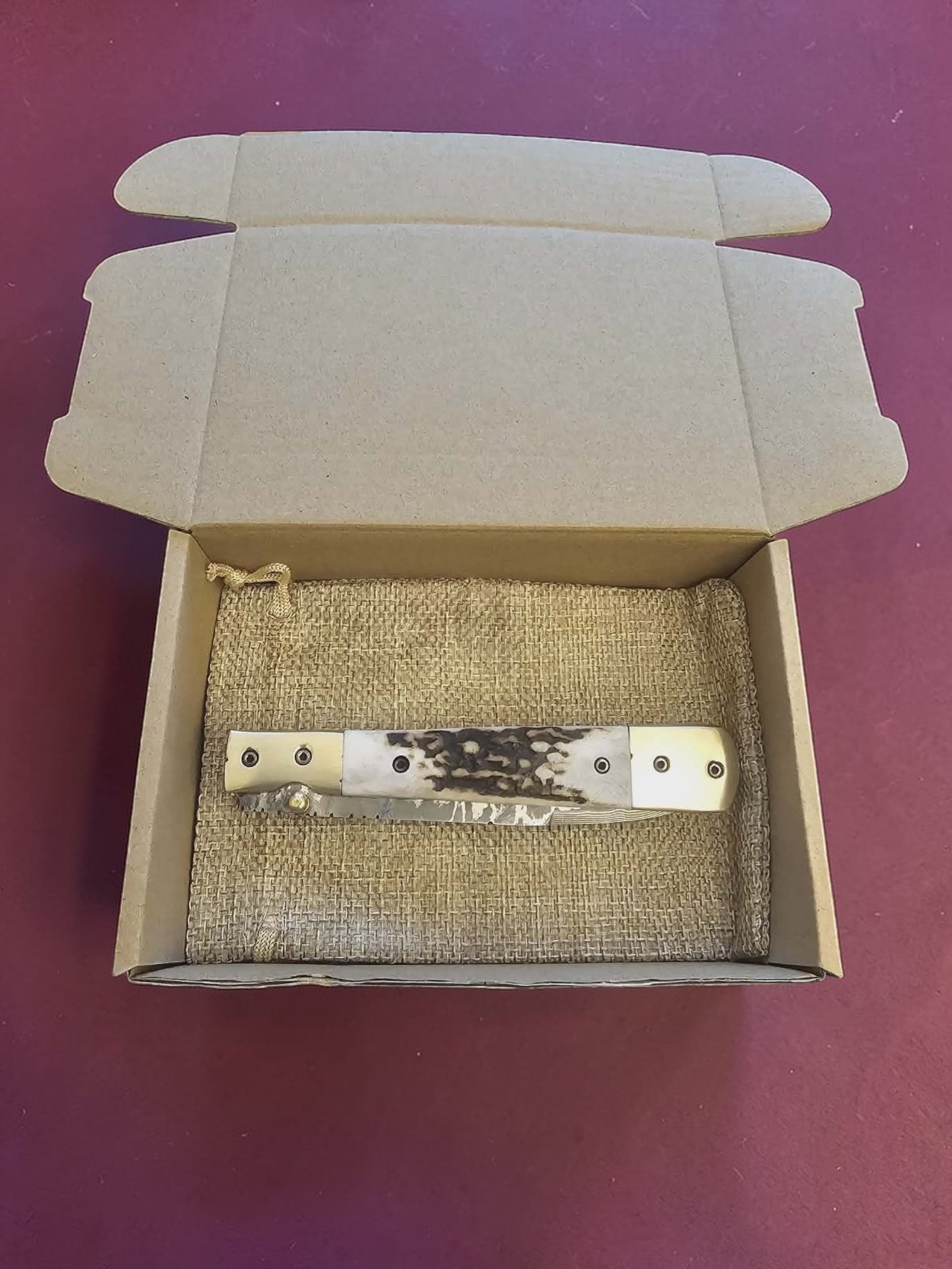 F087 Stiletto - Stainless Damascus & Horn