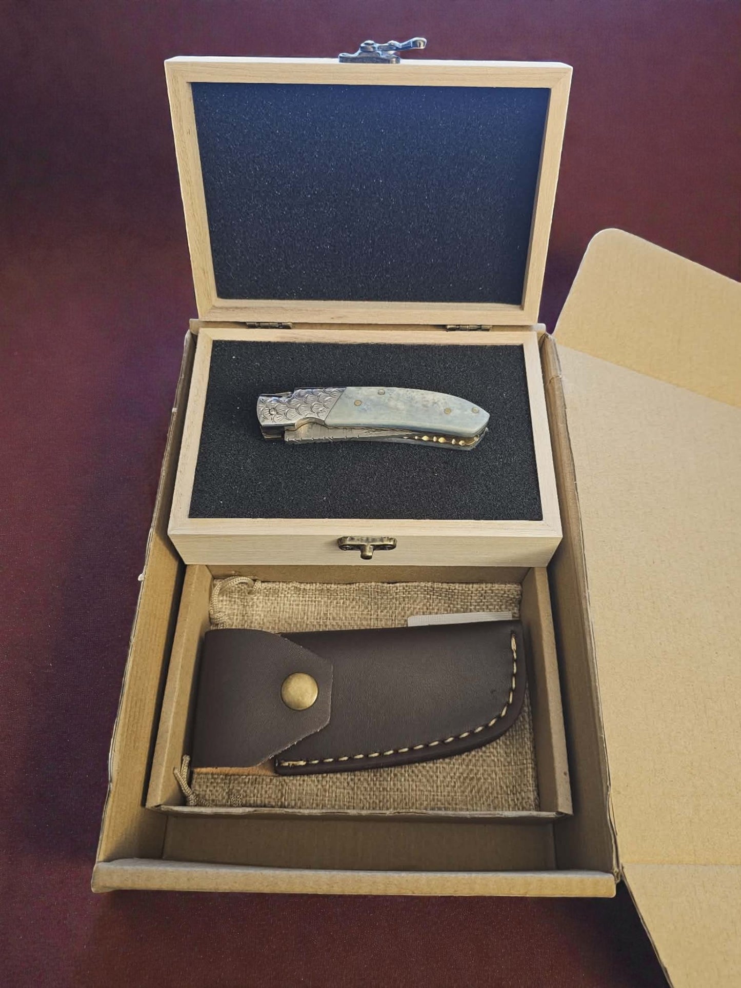 F062 - Χειροποίητο Laguiole de Poche από Δαμασκηνό ατσάλι νέας γενιάς (ανοξείδωτο) & Κόκκαλο καμήλας με σταθεροποίηση ρητίνης (μπλε)