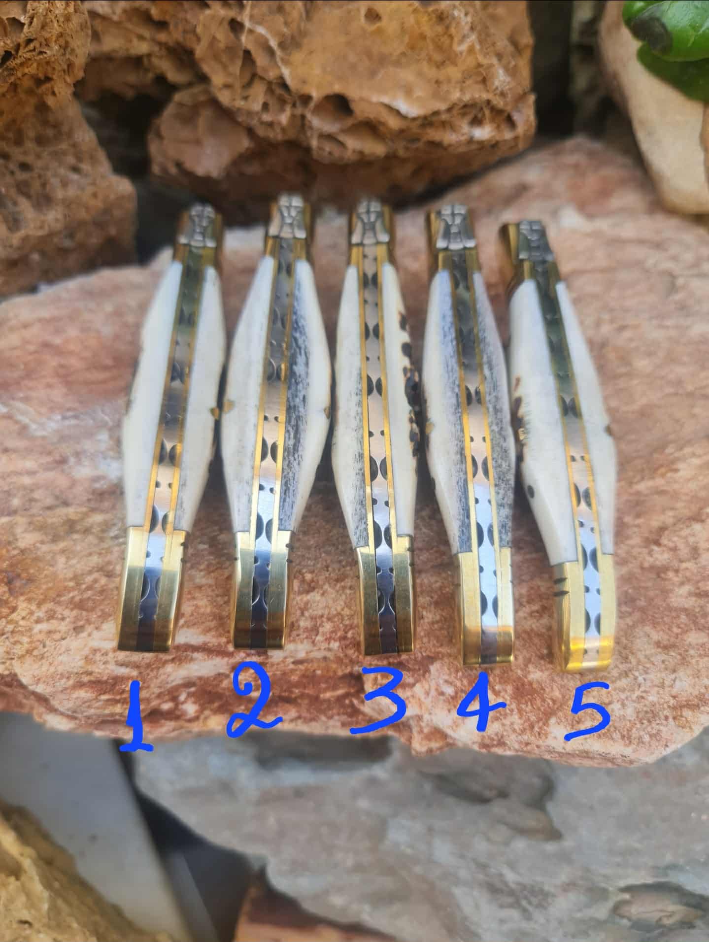 Handmade 19cm Laguiole Classique with Damascus Steel - Red Deer antler & Brass